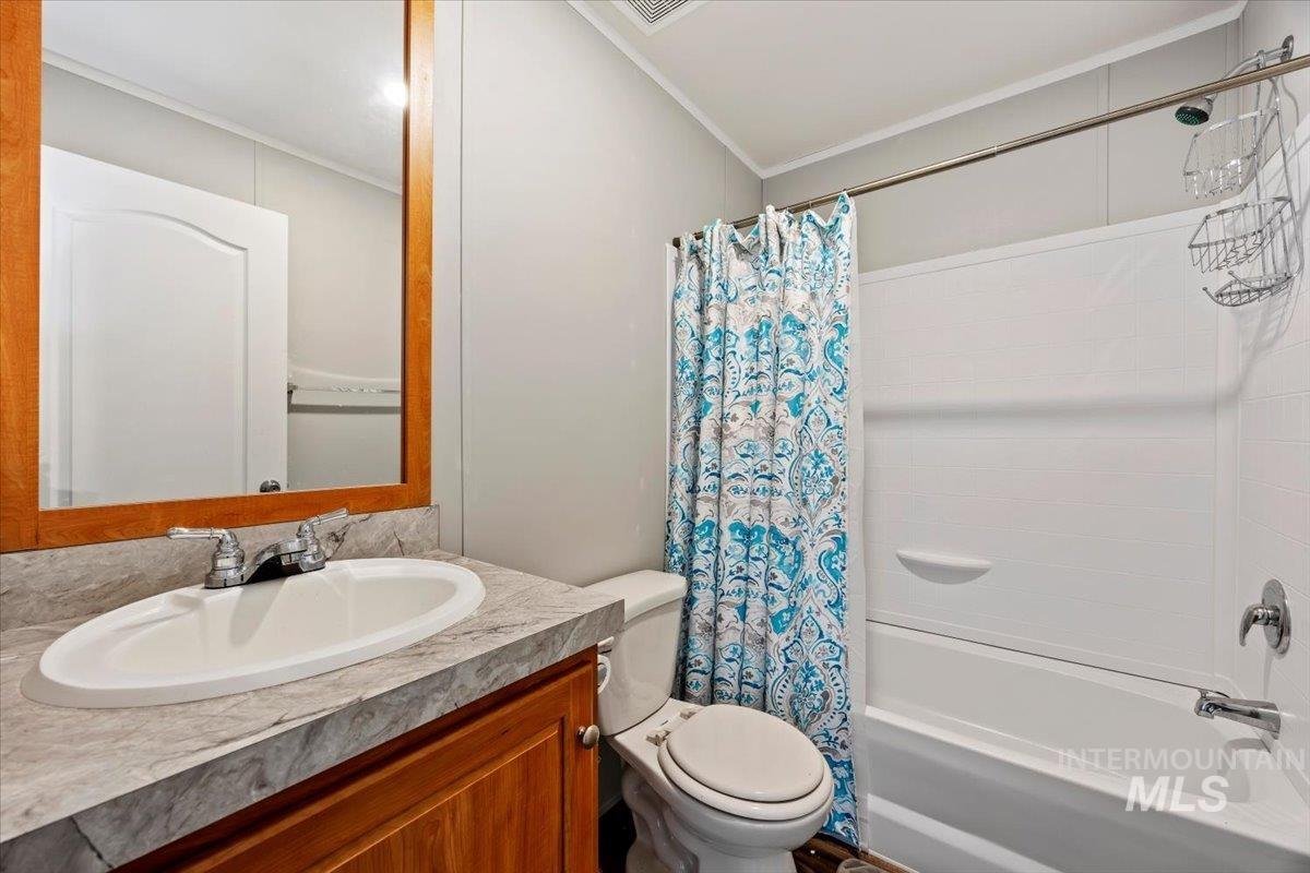 1206 E 2000 S Property Photo 36