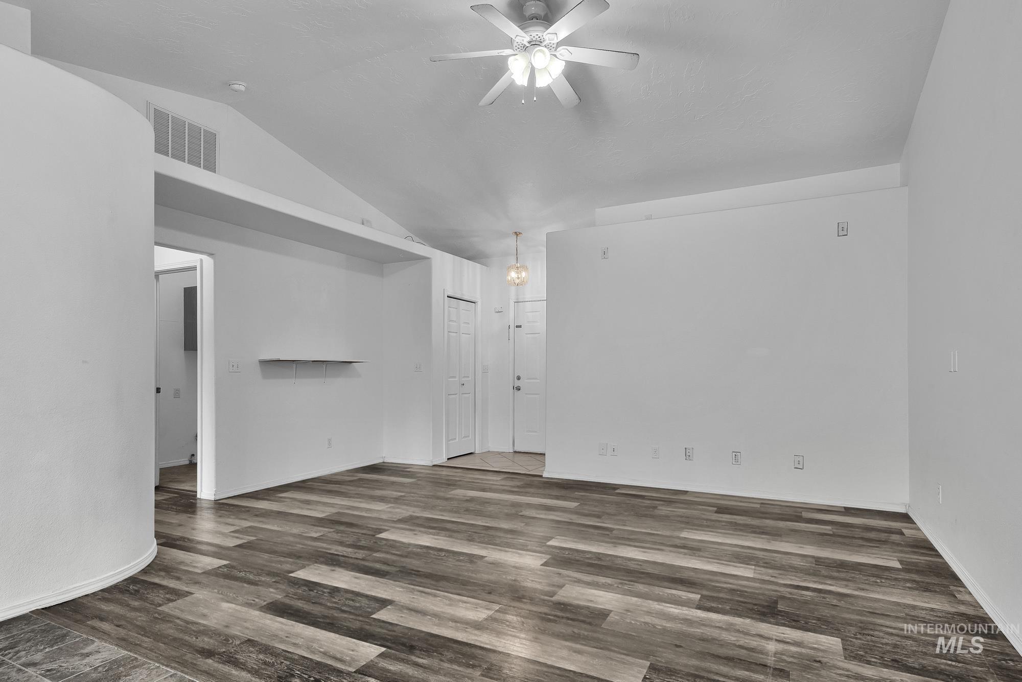 510 Kyle St Property Photo 4