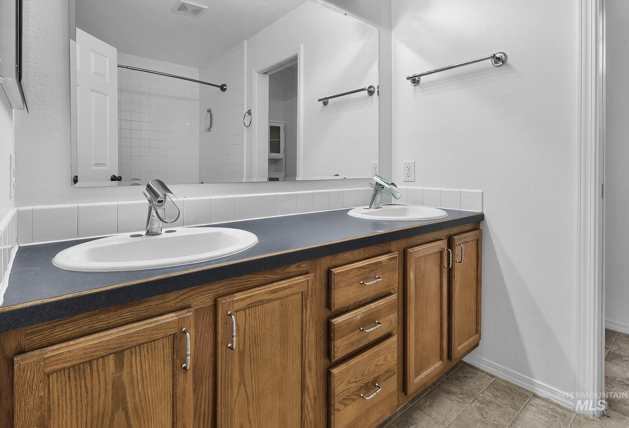 510 Kyle St Property Photo 26