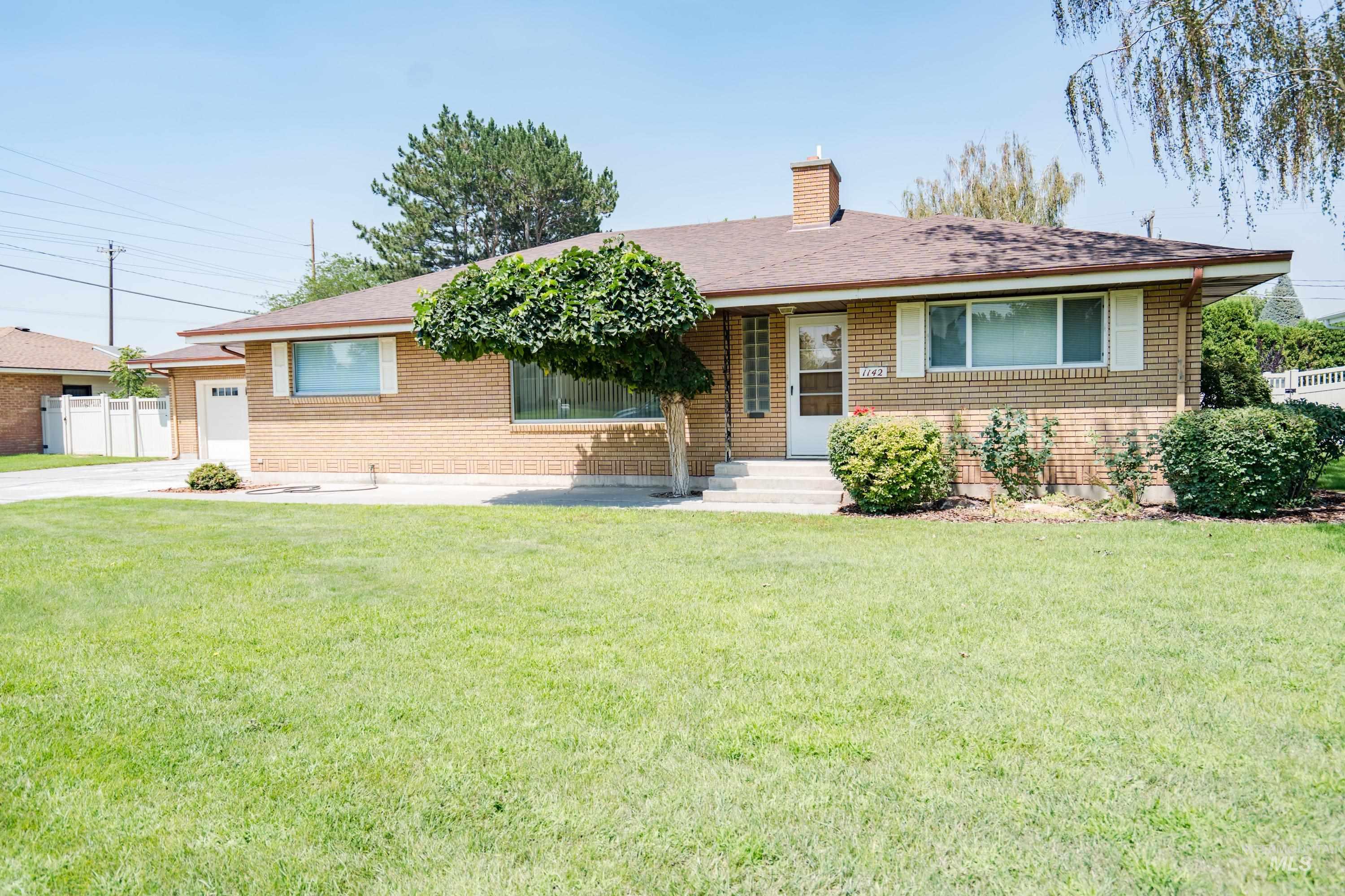 1142 Link Street Property Photo 2