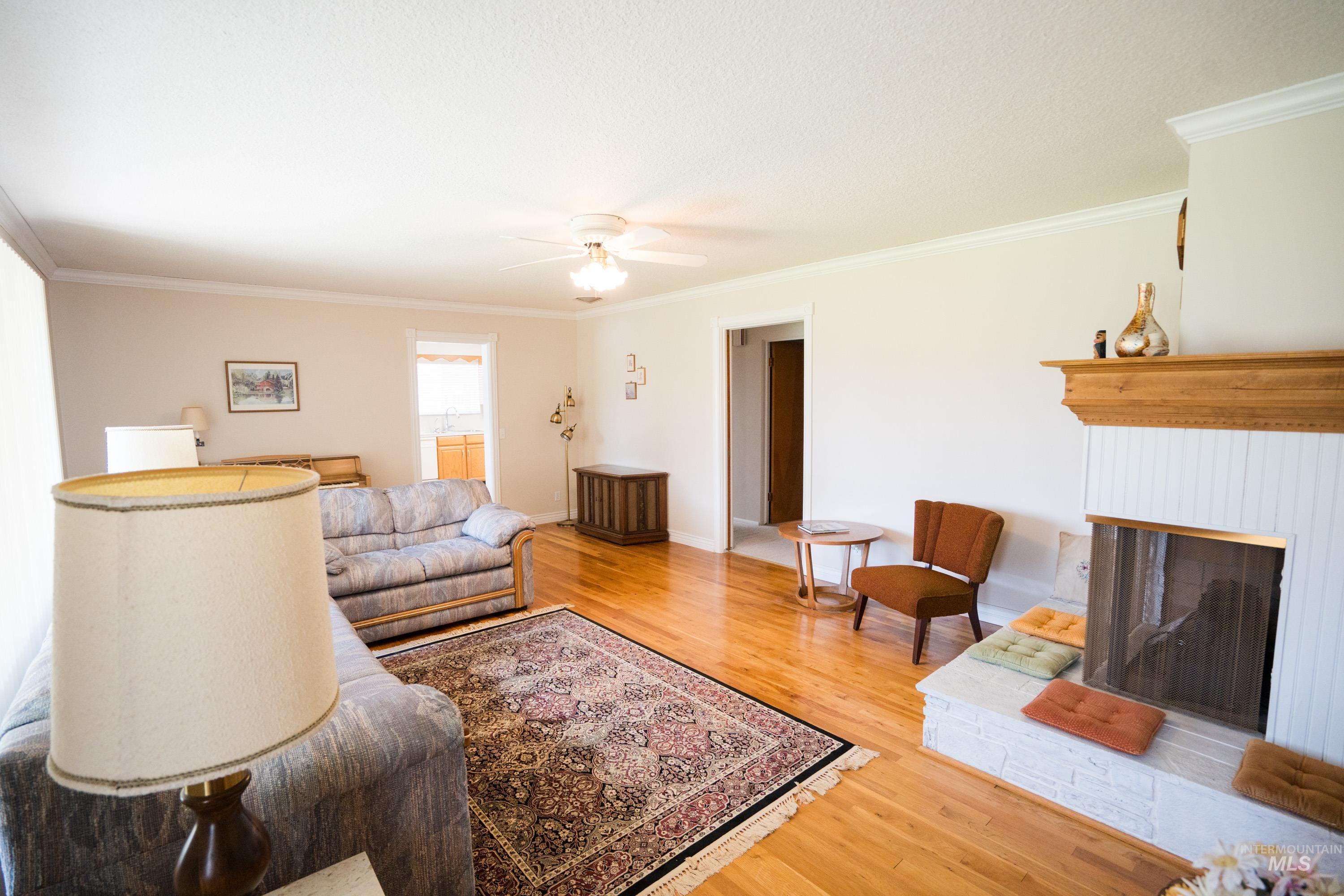 1142 Link Street Property Photo 3