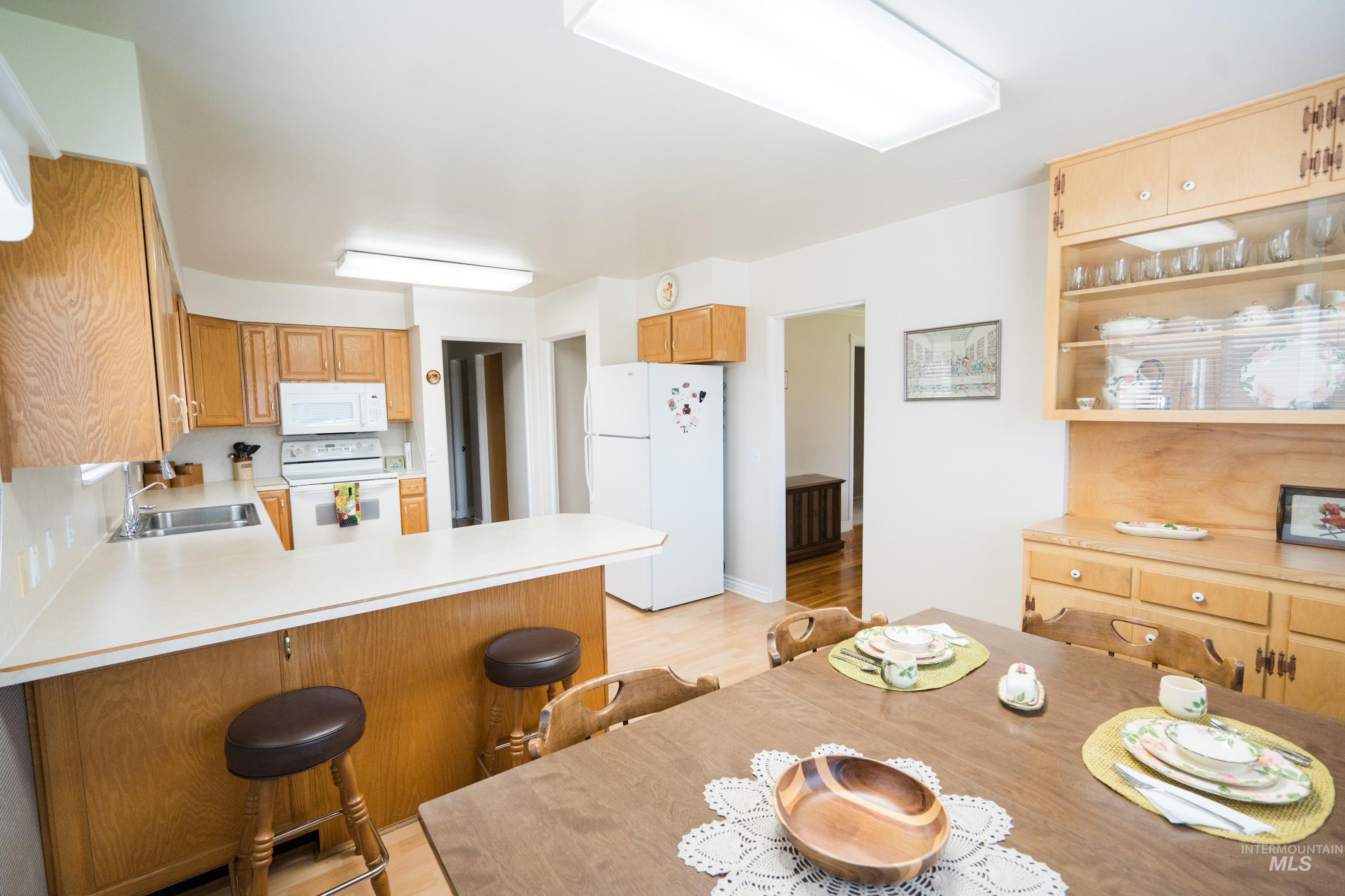 1142 Link Street Property Photo 8