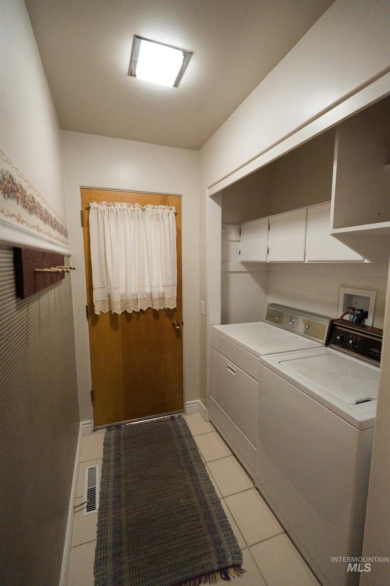 1142 Link Street Property Photo 12