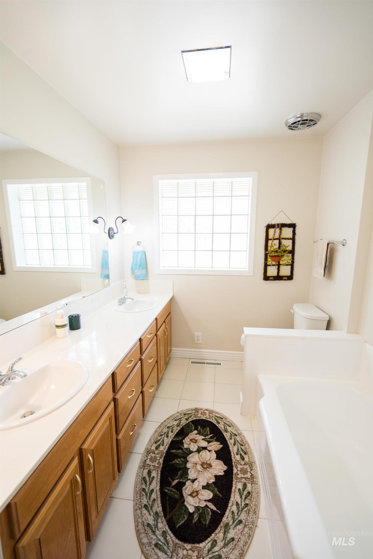 1142 Link Street Property Photo 17