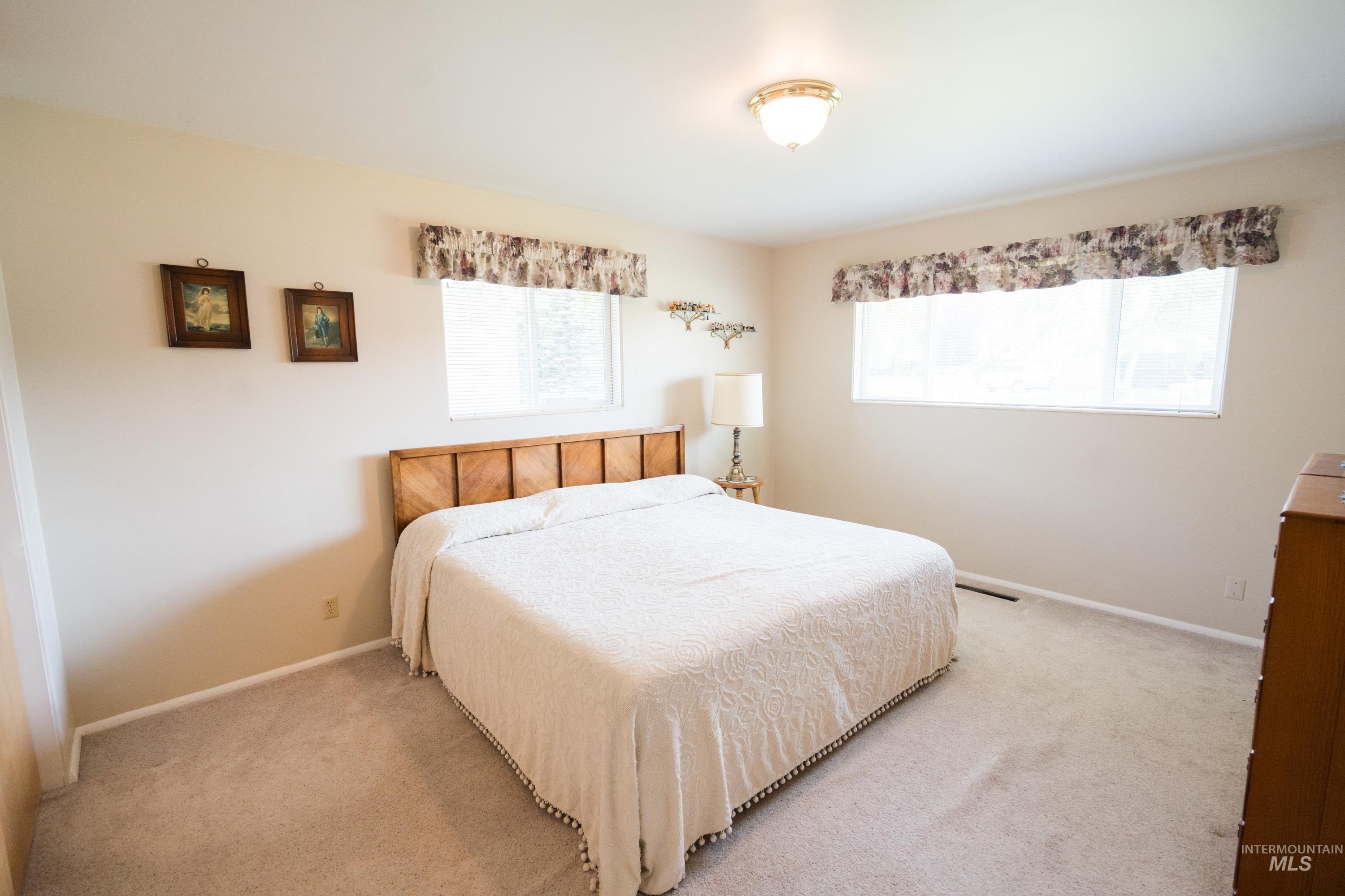 1142 Link Street Property Photo 20