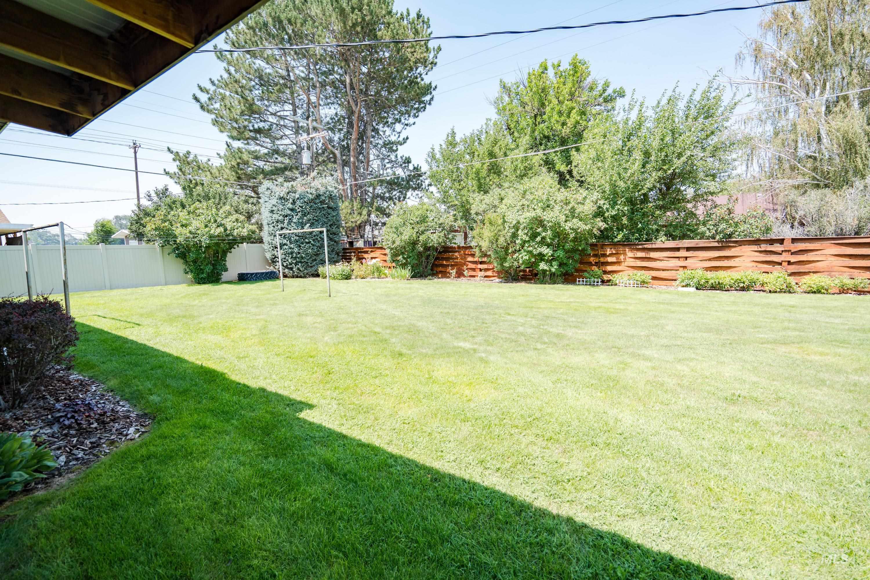 1142 Link Street Property Photo 22