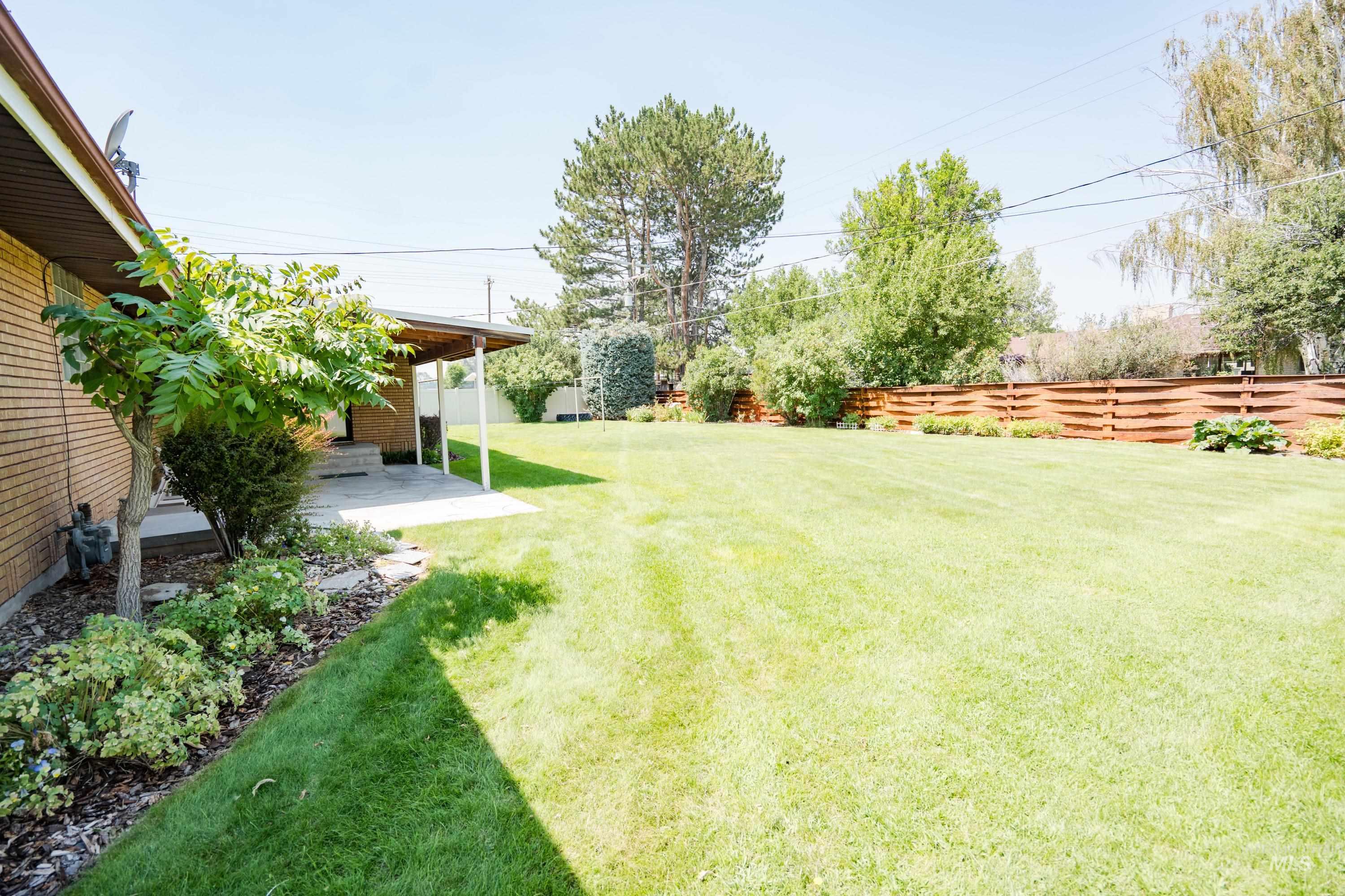 1142 Link Street Property Photo 23