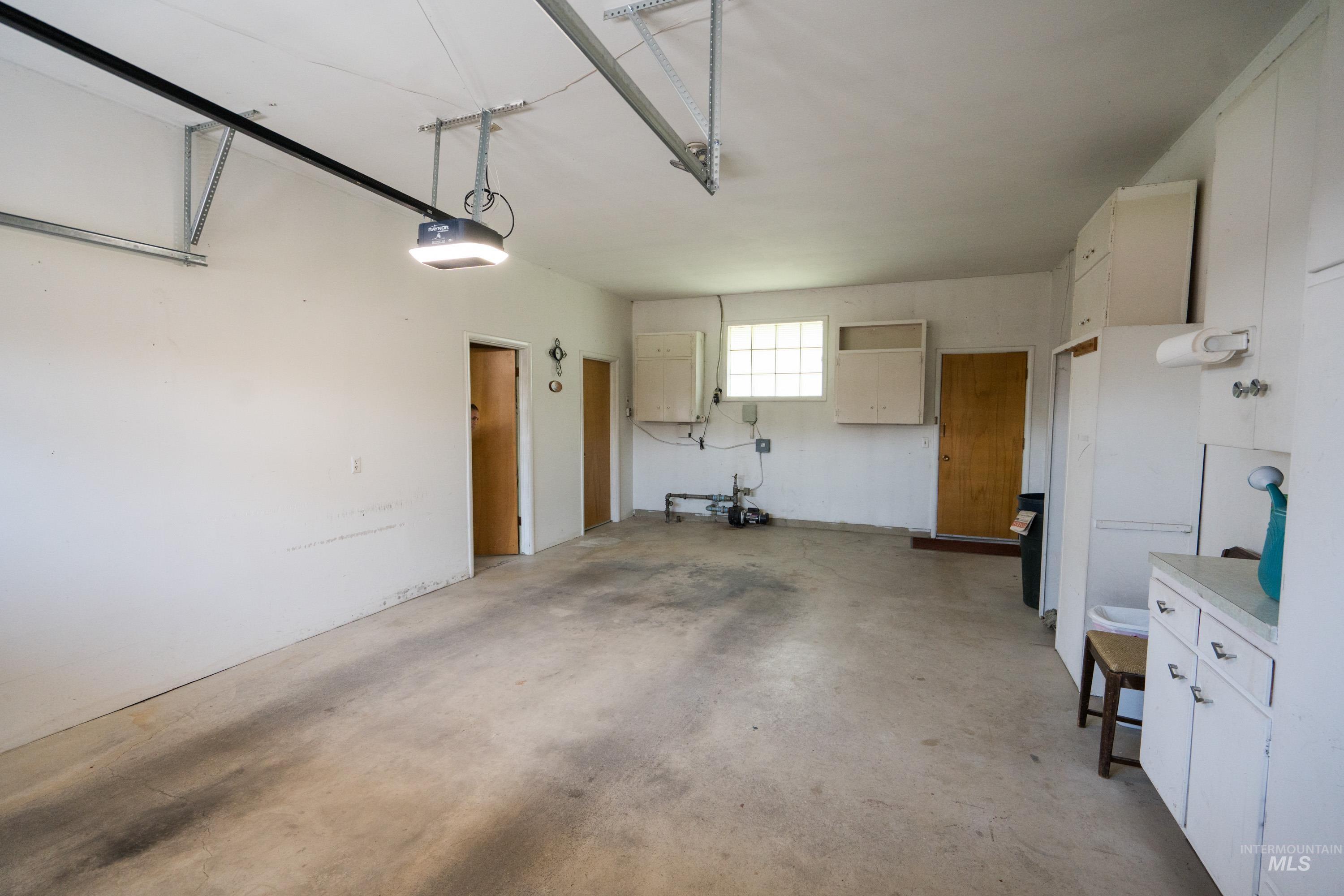 1142 Link Street Property Photo 25