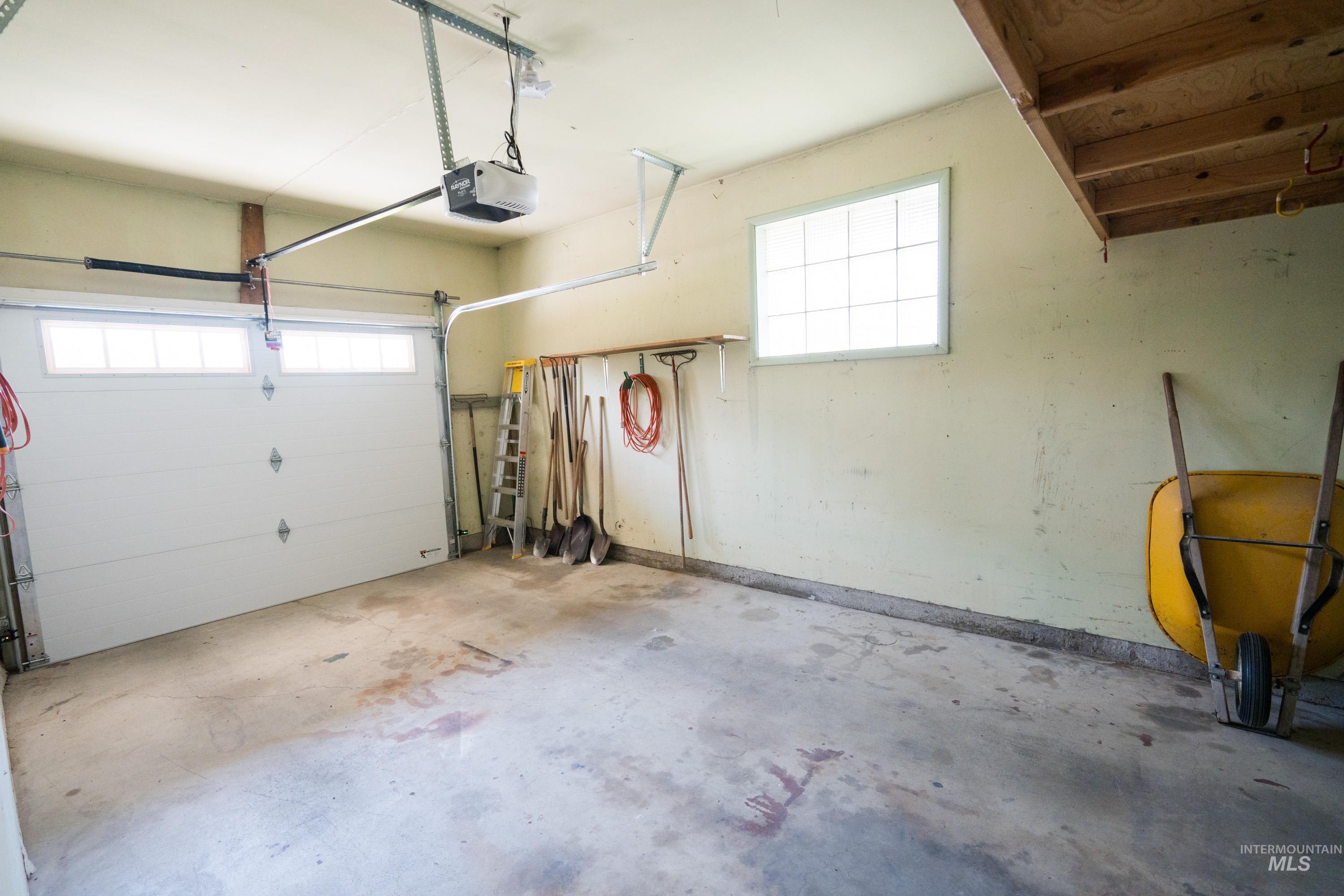 1142 Link Street Property Photo 27