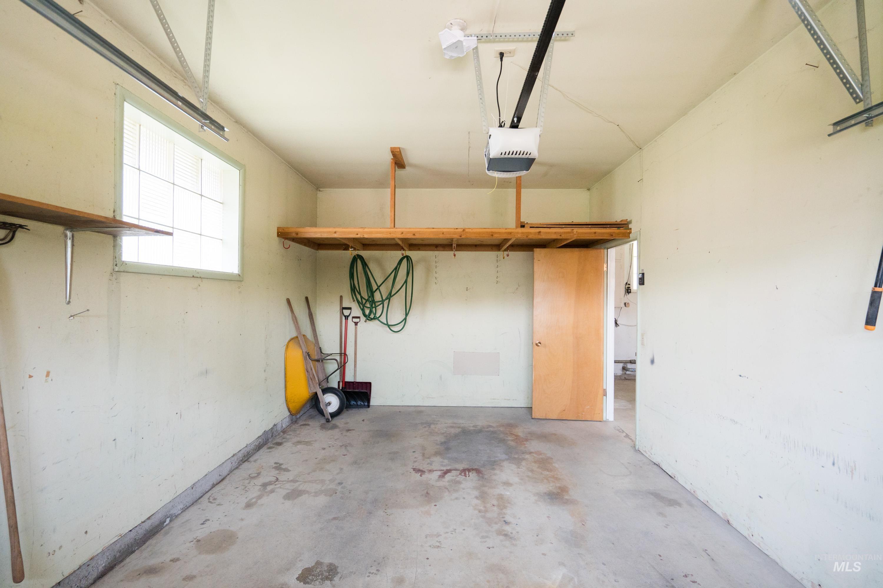 1142 Link Street Property Photo 28