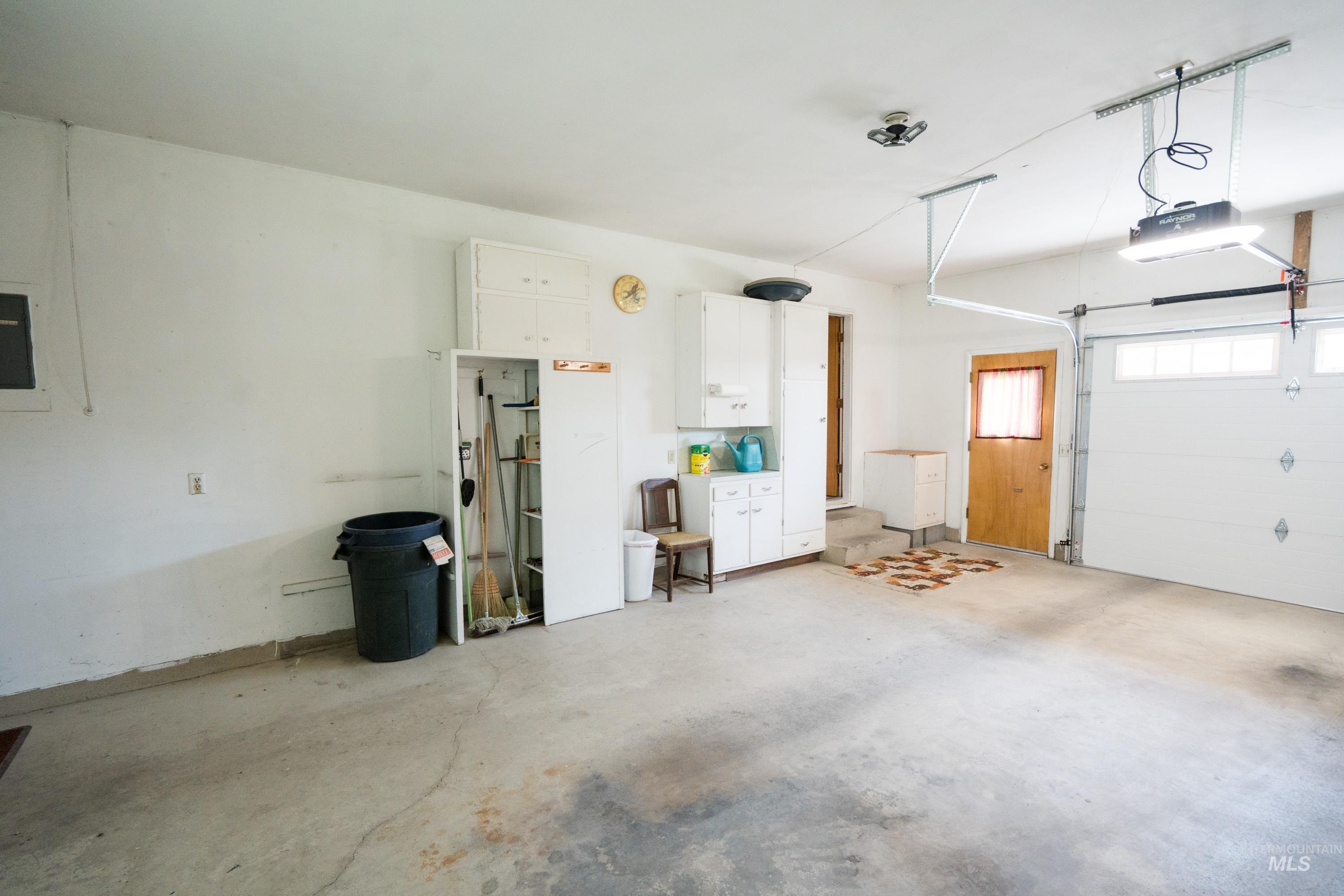 1142 Link Street Property Photo 29