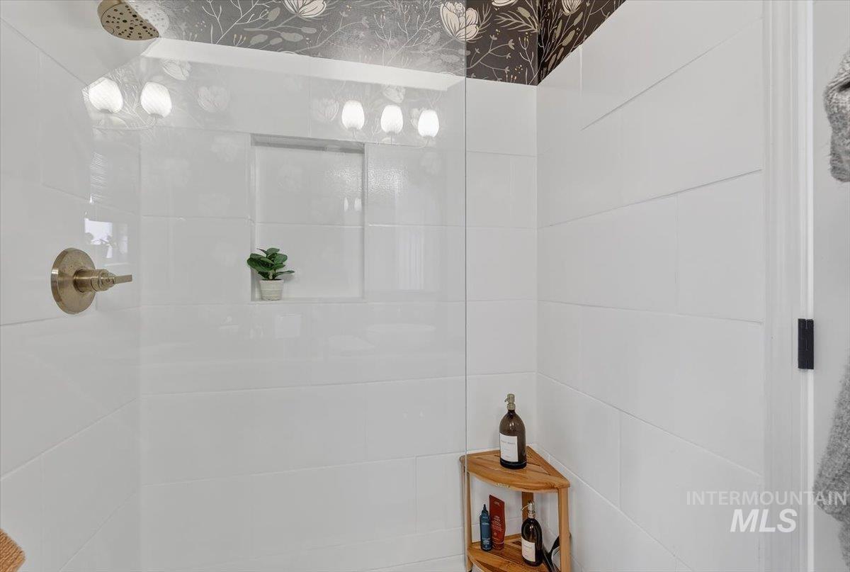16451 Rainbow Drive Property Photo 25