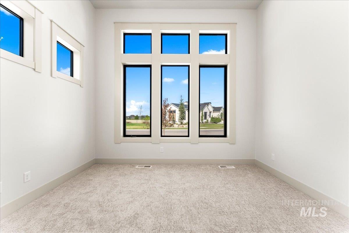 5077 W Braveheart St Property Photo 8