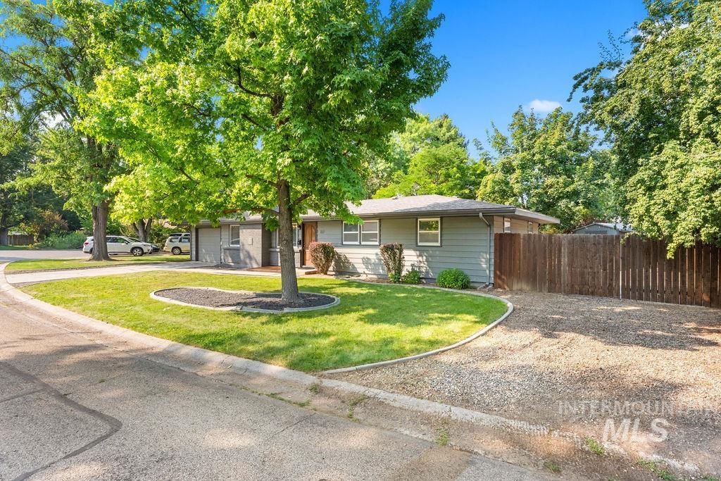 1817 Palouse St Property Photo 3