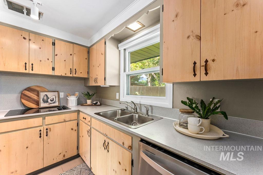 1817 Palouse St Property Photo 14