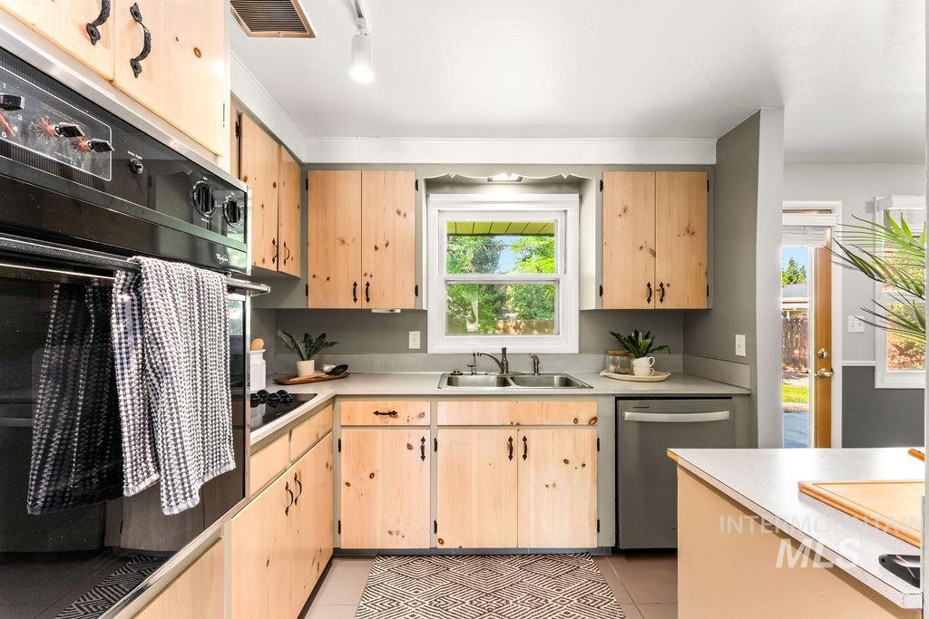 1817 Palouse St Property Photo 16