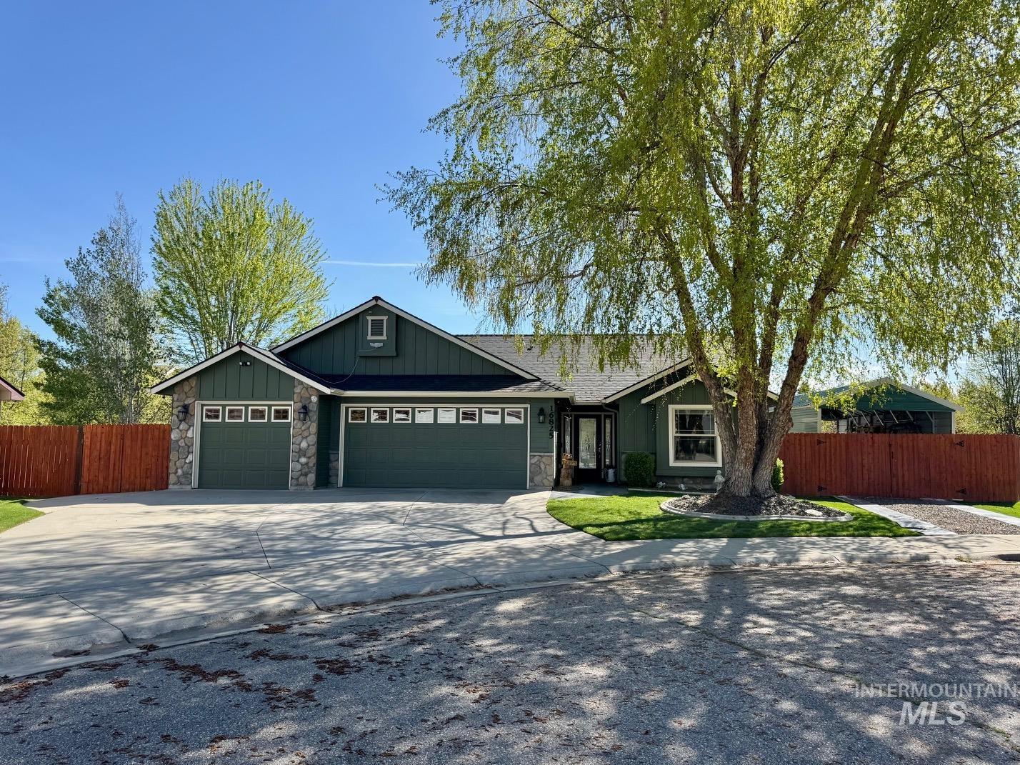 16825 N Darmady Property Photo 2
