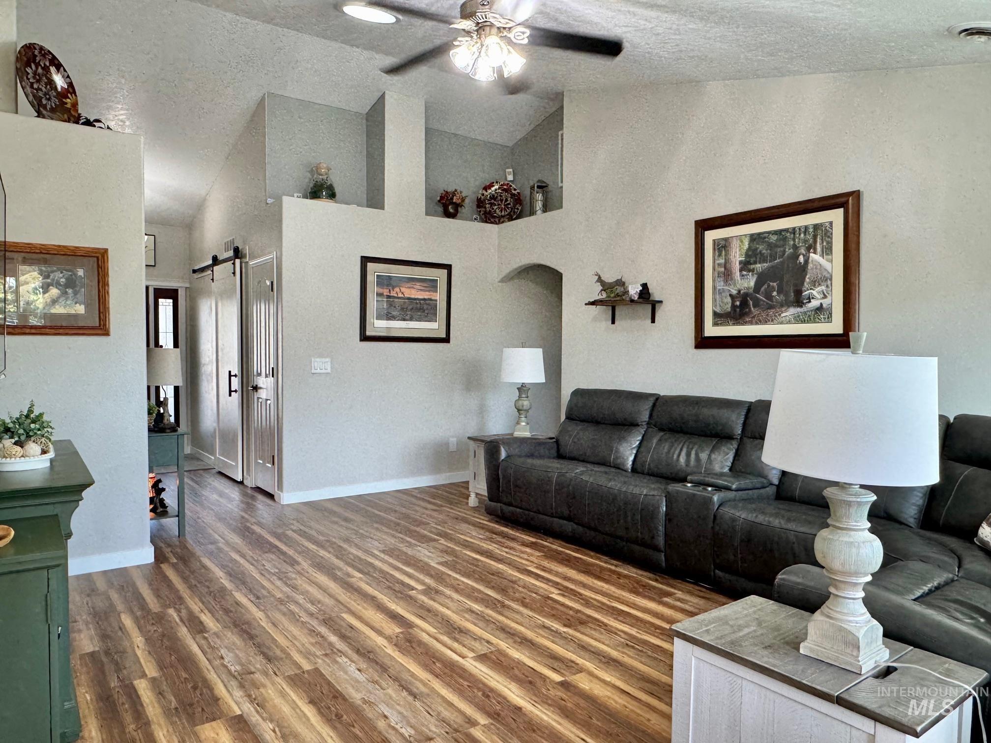 16825 N Darmady Property Photo 9