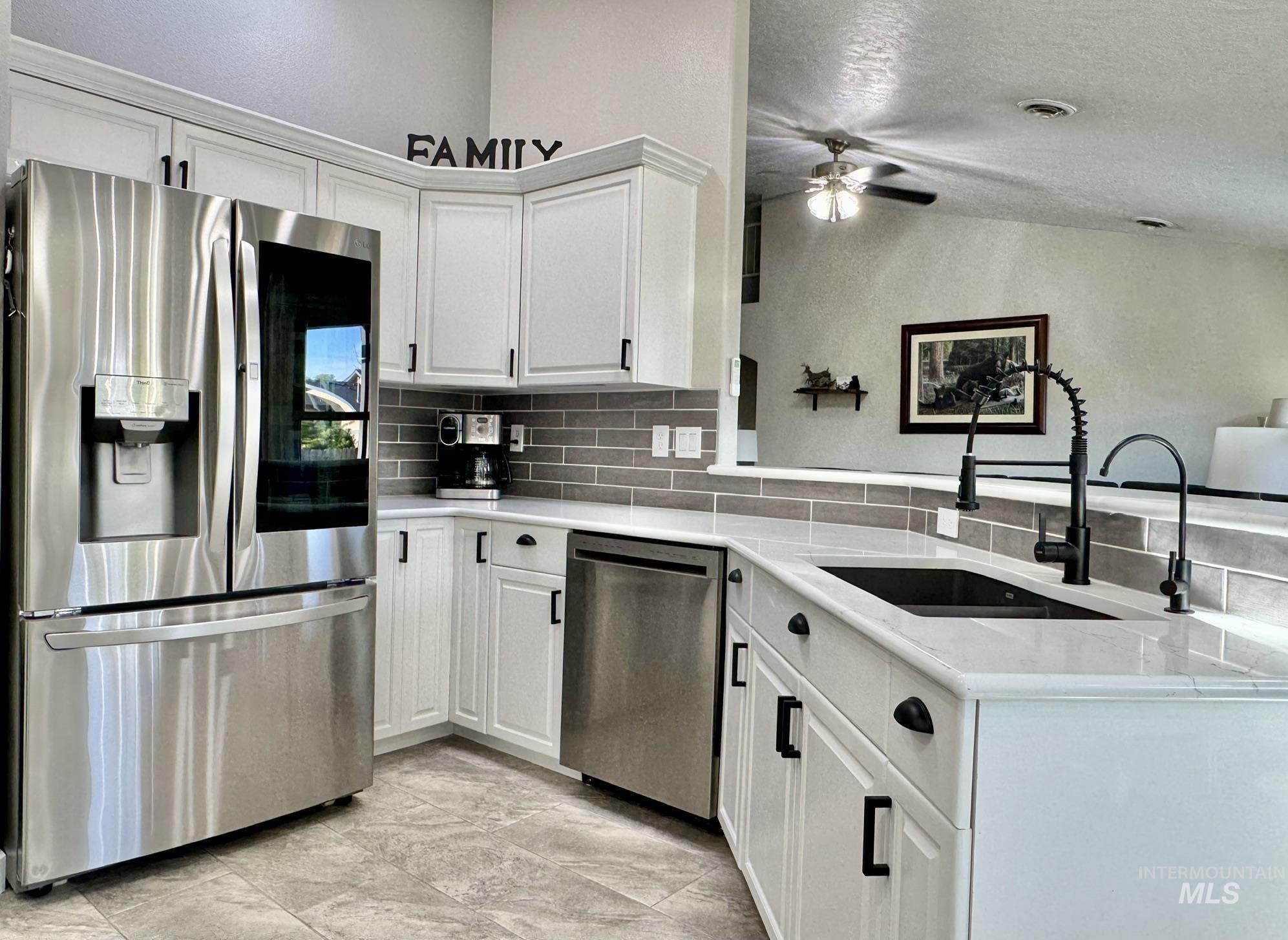 16825 N Darmady Property Photo 13