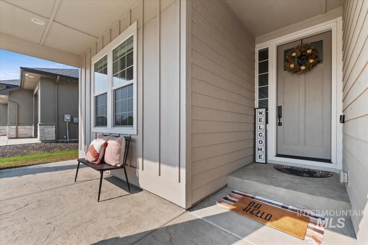 15243 Flora Springs Way Property Photo 2
