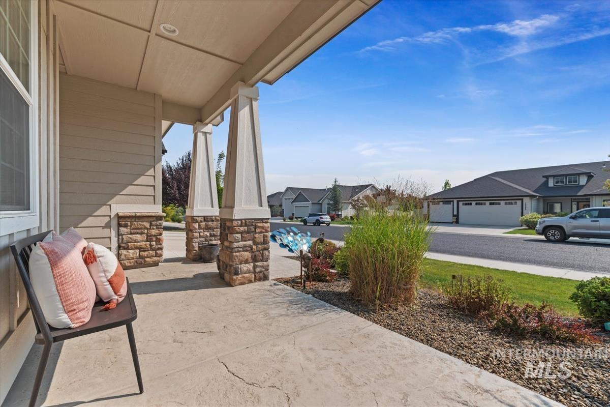 15243 Flora Springs Way Property Photo 3