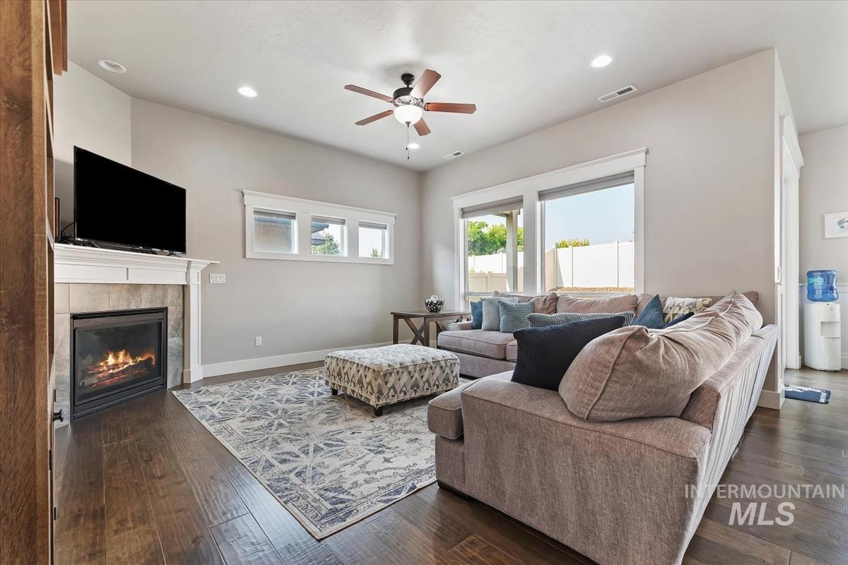 15243 Flora Springs Way Property Photo 5