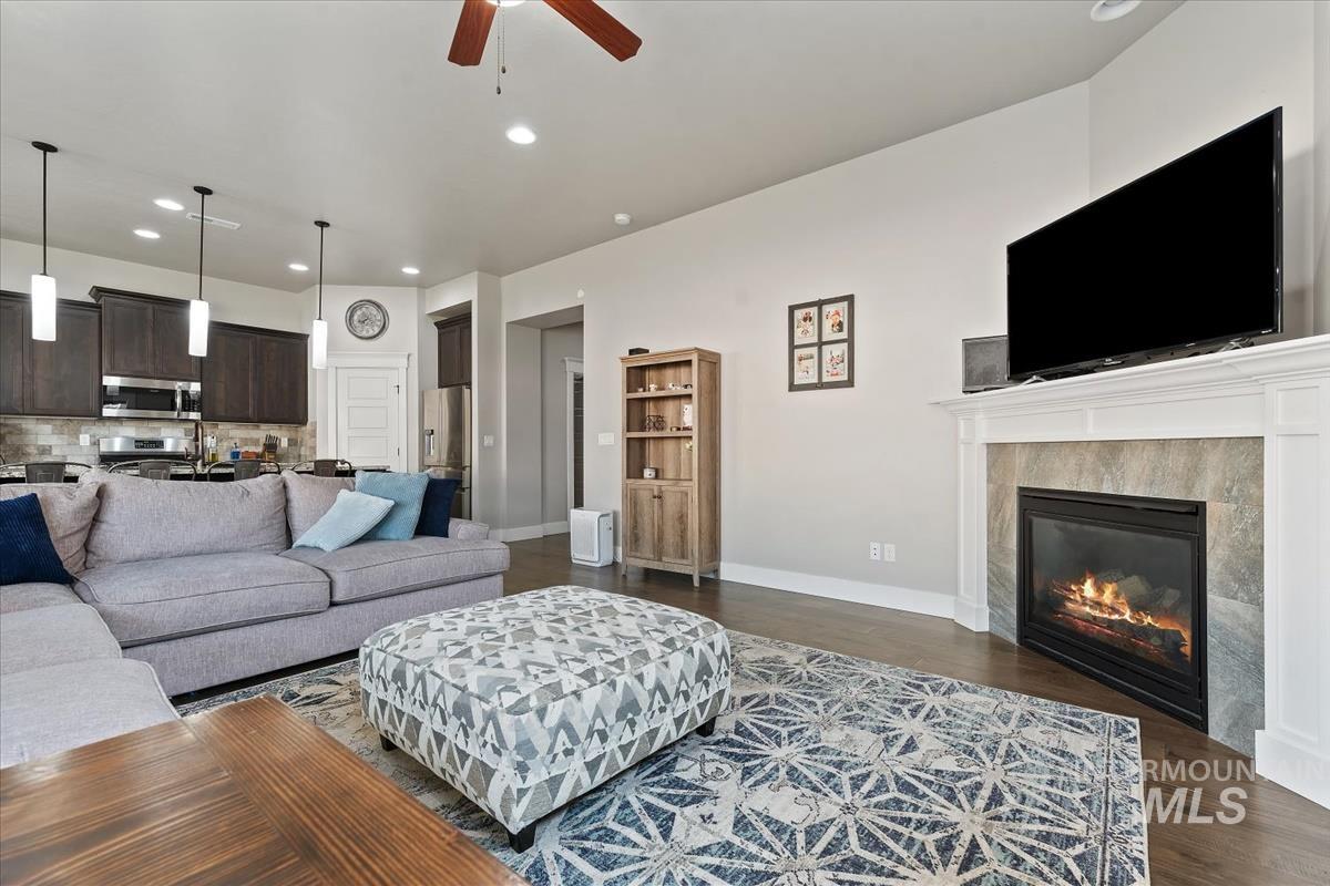 15243 Flora Springs Way Property Photo 6