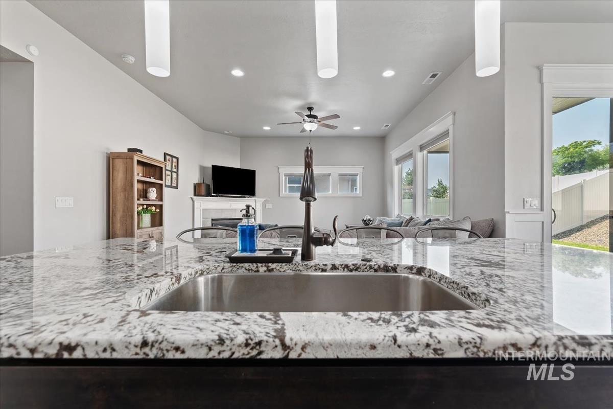 15243 Flora Springs Way Property Photo 14