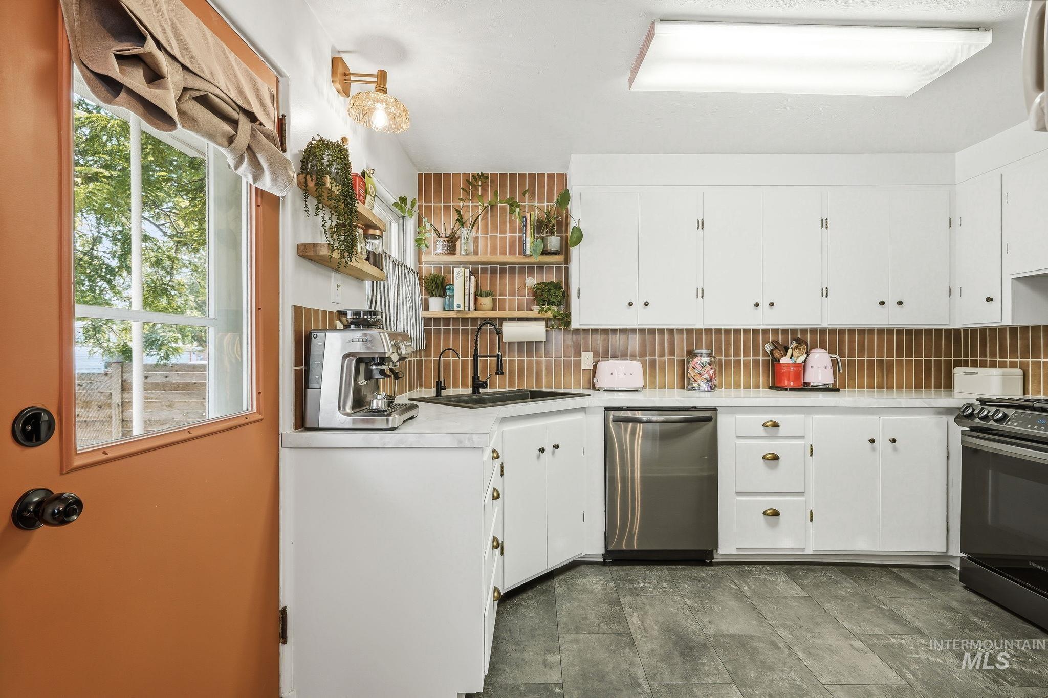 1851 S Rand Street Property Photo 16