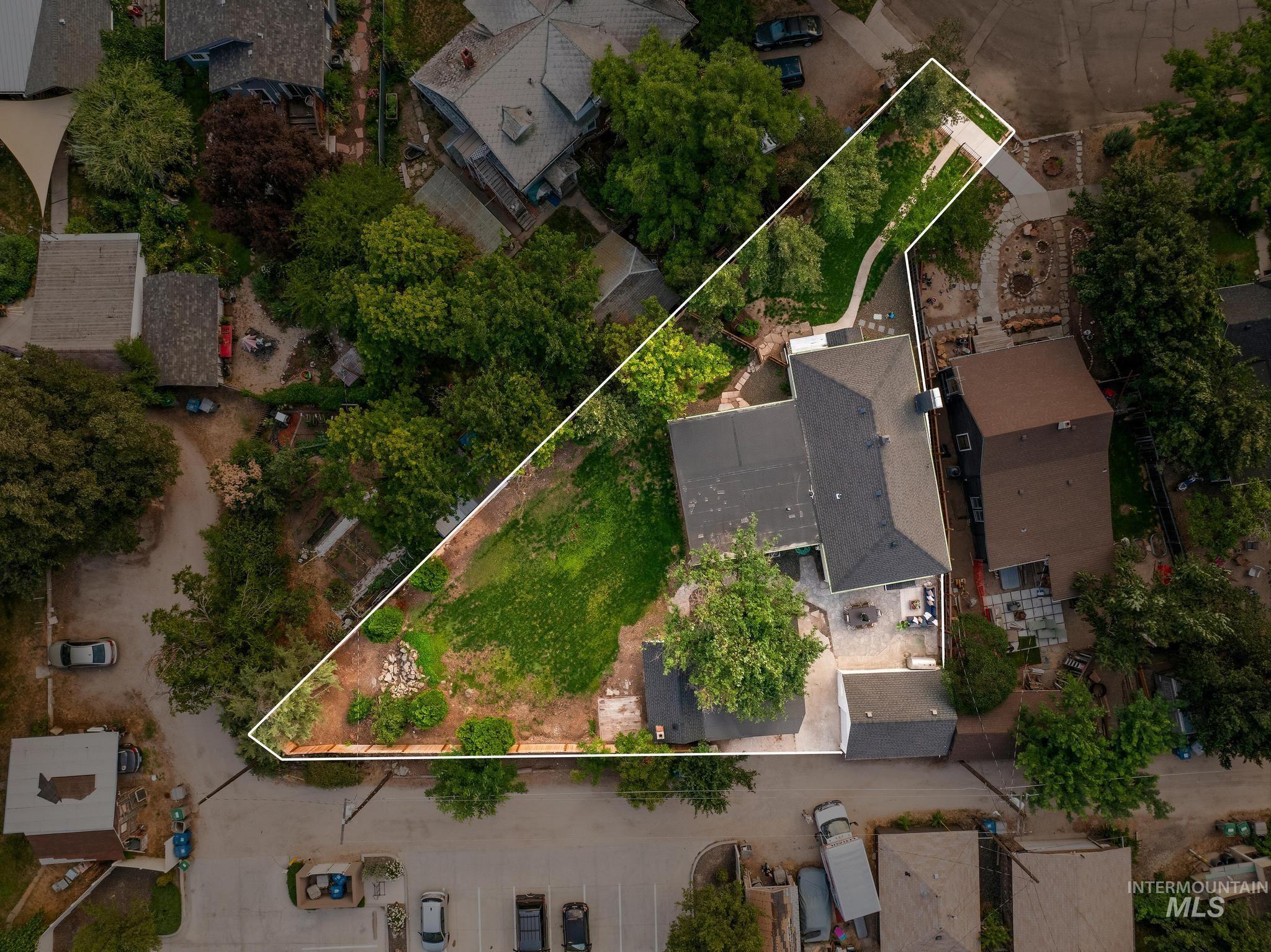 1913 W Washington St. Property Photo 5