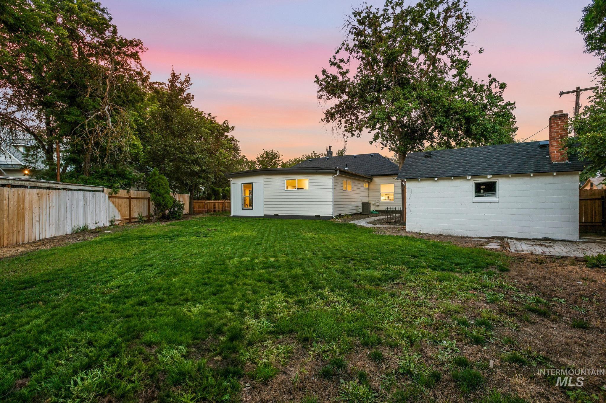 1913 W Washington St. Property Photo 42