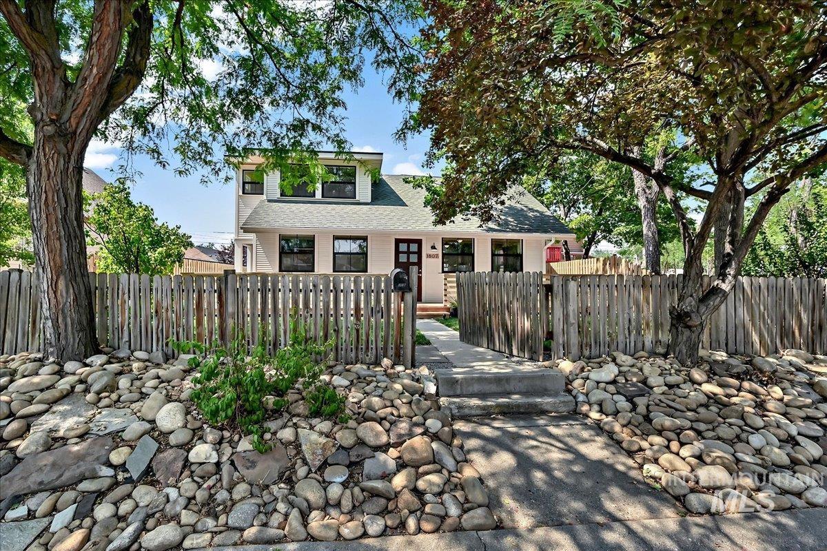 1807 S Euclid Ave Property Photo 2