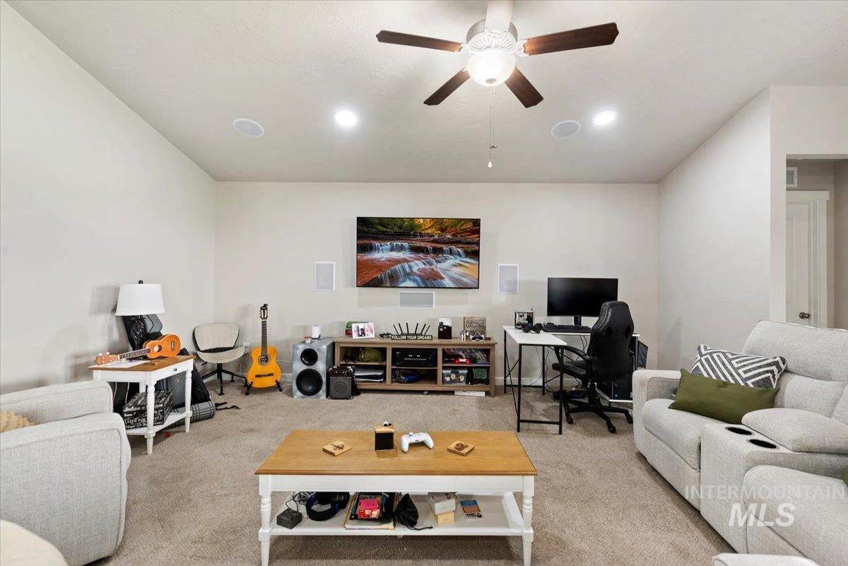 15936 N Freestone Way Property Photo 8