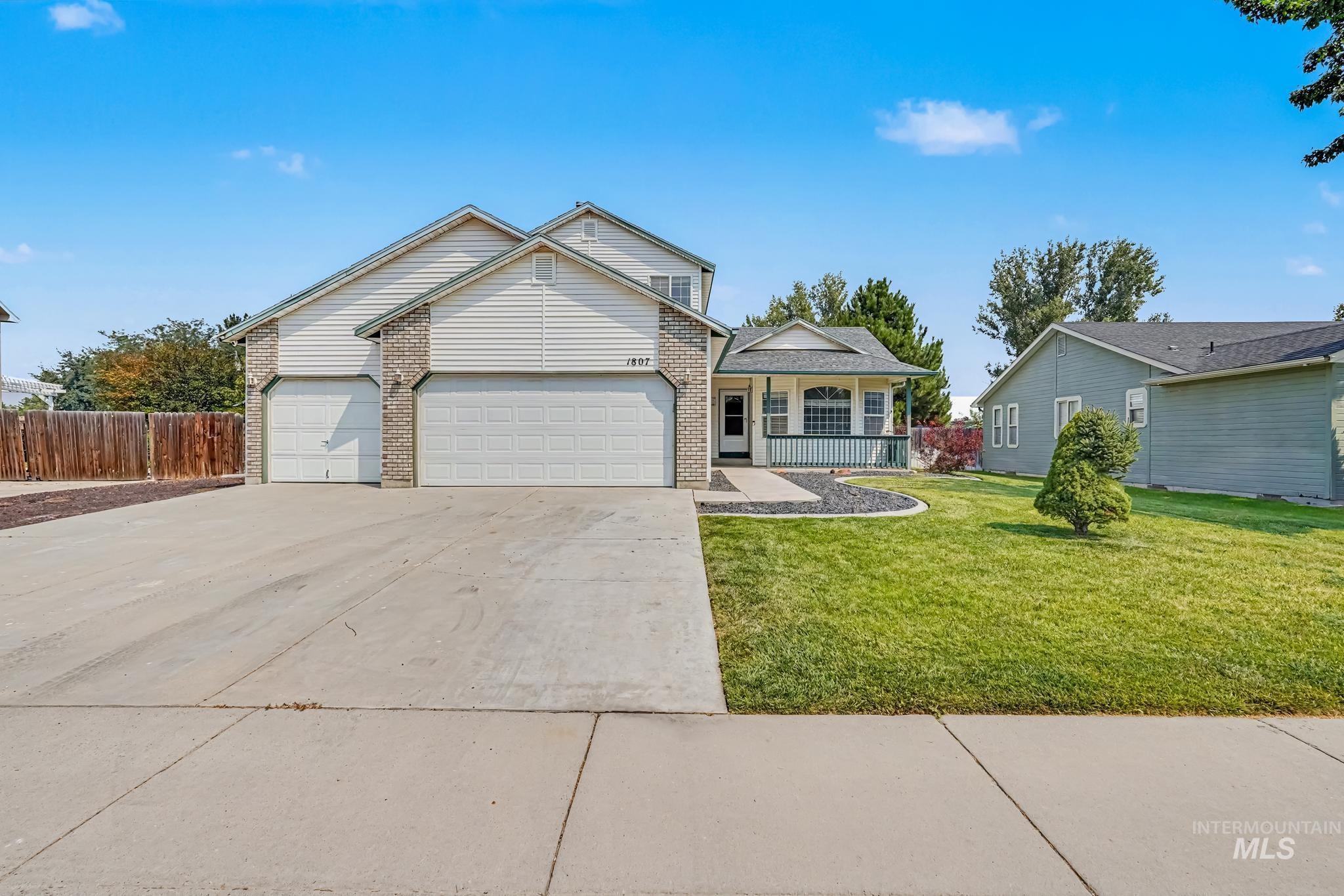 1807 Fairoaks Dr. Property Photo 1