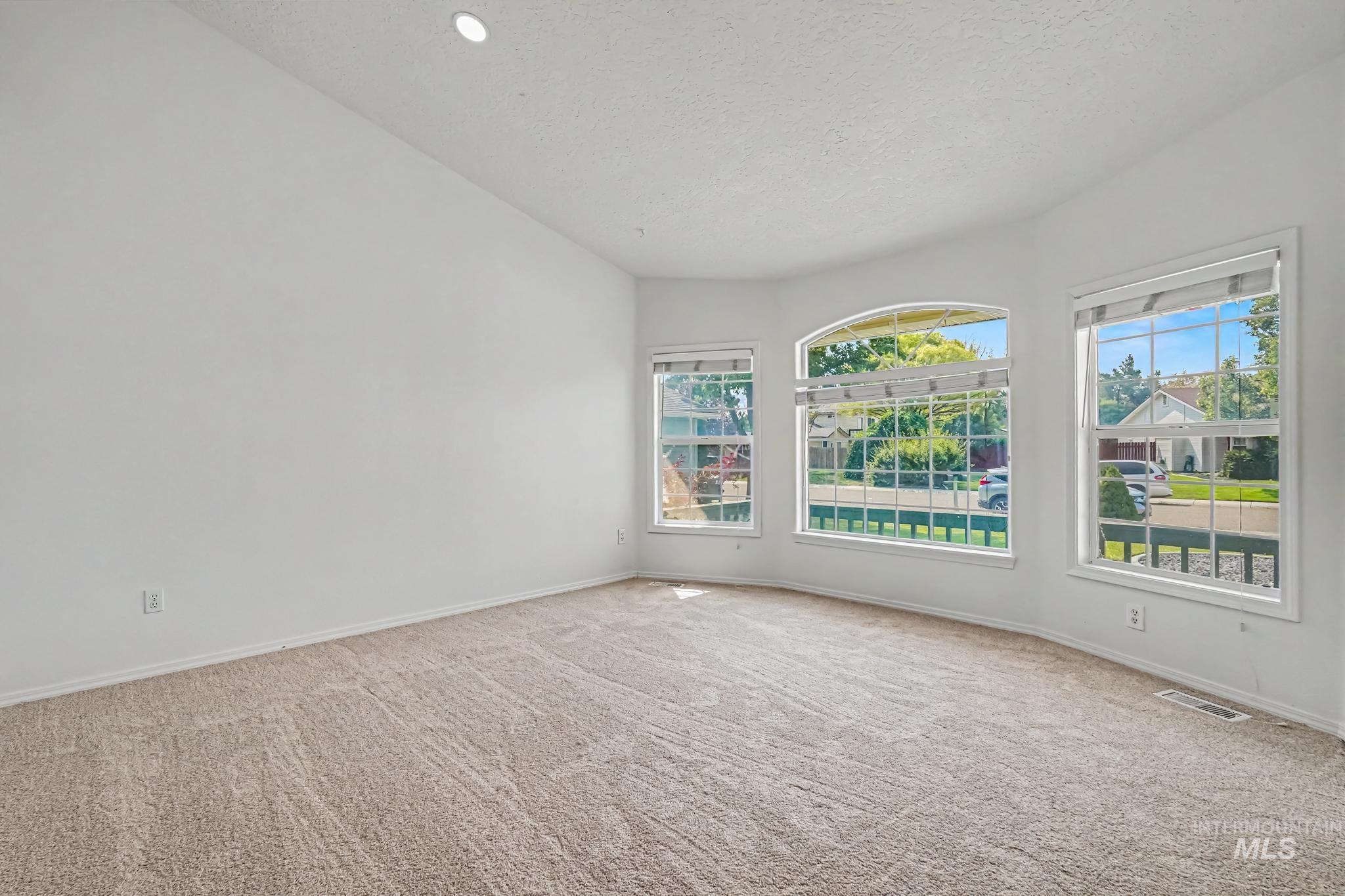 1807 Fairoaks Dr. Property Photo 6