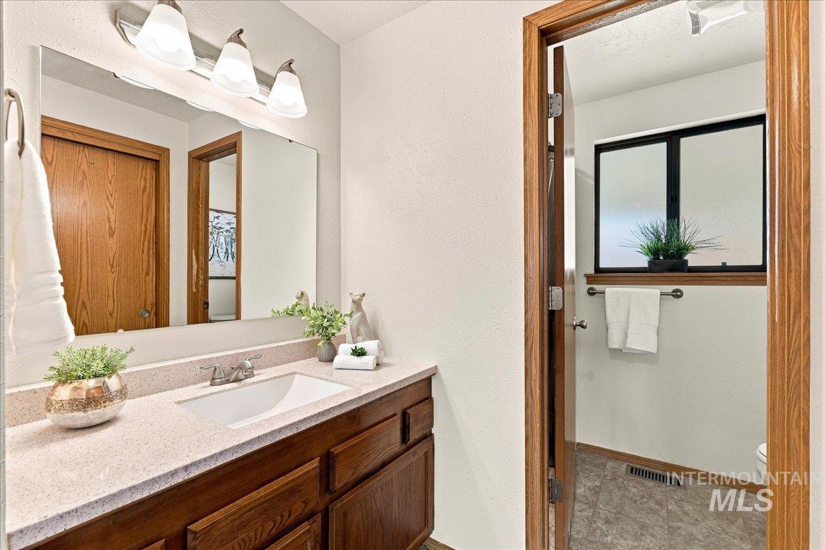 590 S Malaga Ln Property Photo 23