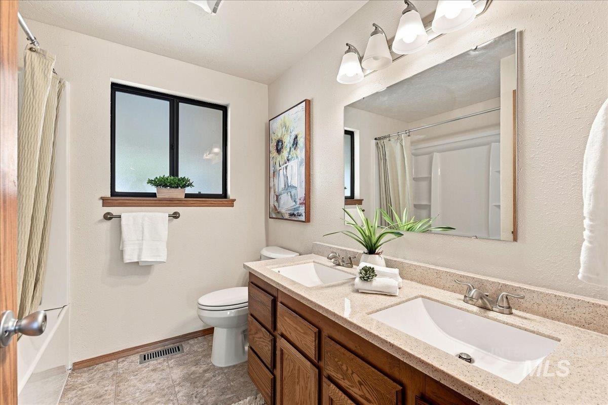 590 S Malaga Ln Property Photo 27