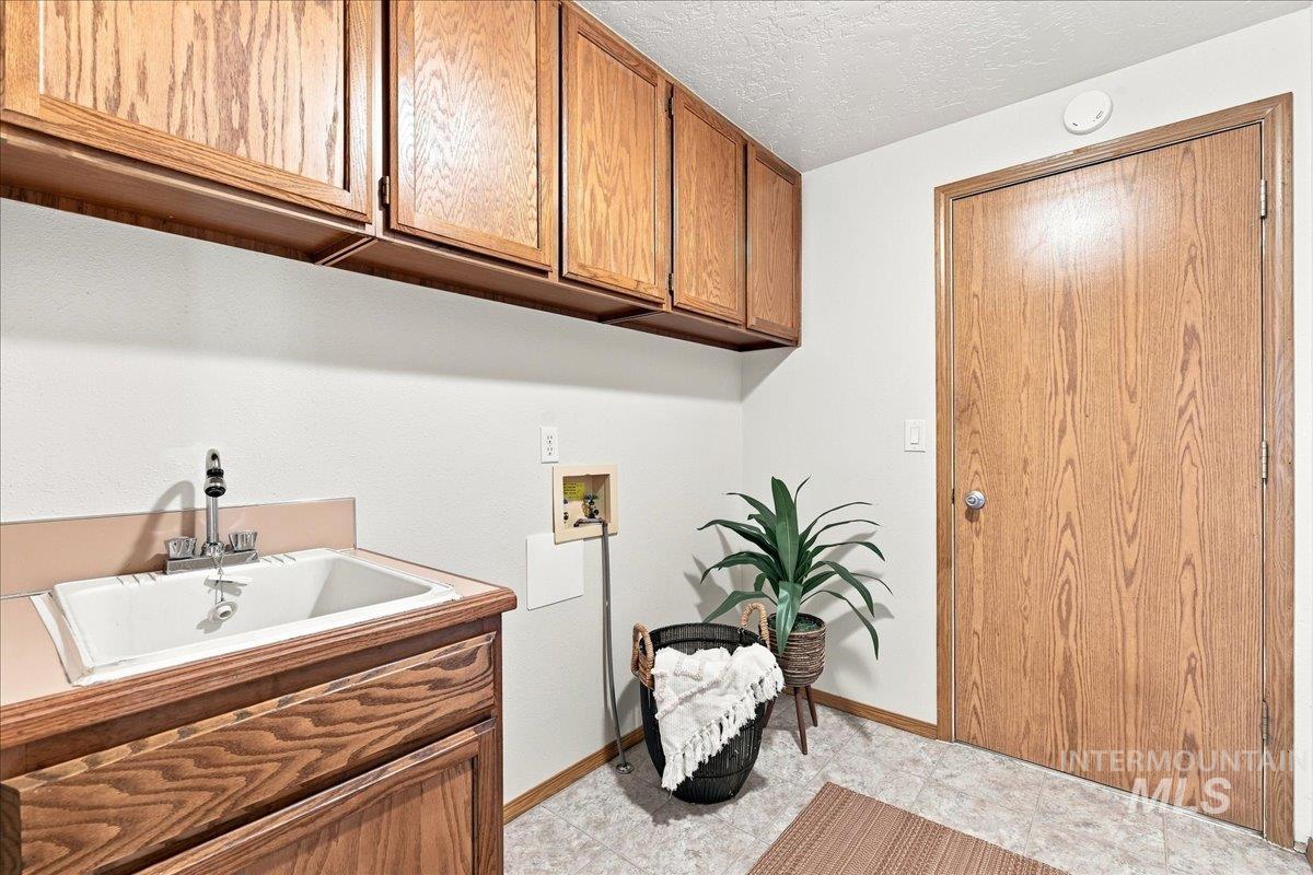 590 S Malaga Ln Property Photo 28