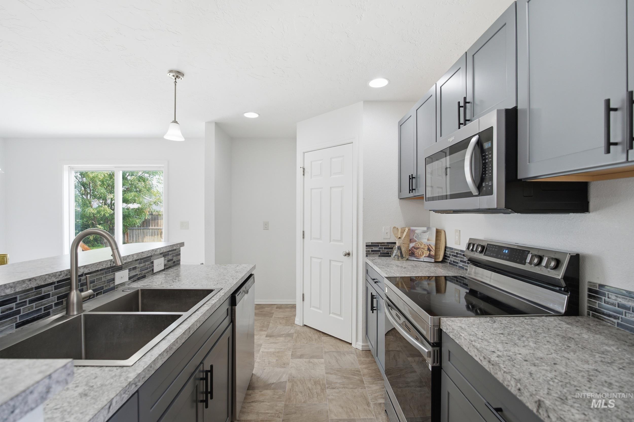 16578 Berkley Ave Property Photo 8