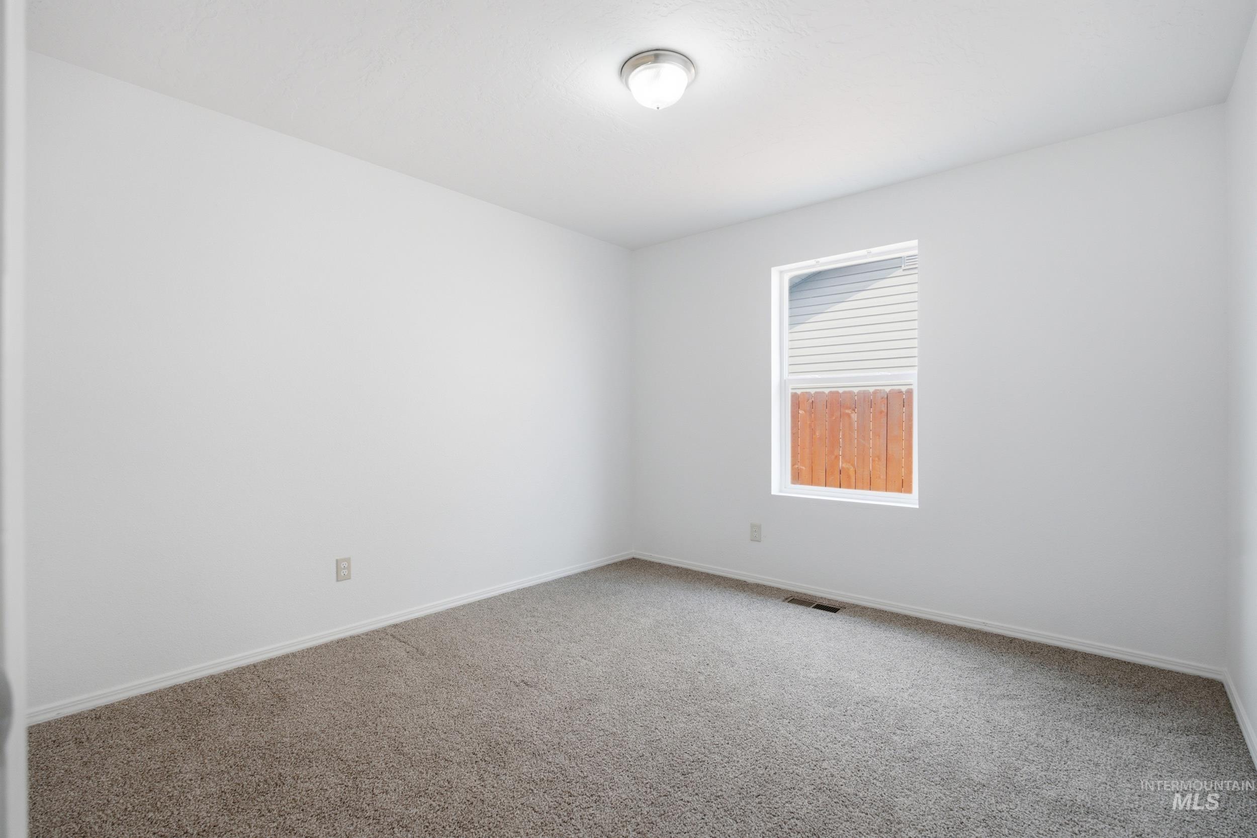 16578 Berkley Ave Property Photo 18
