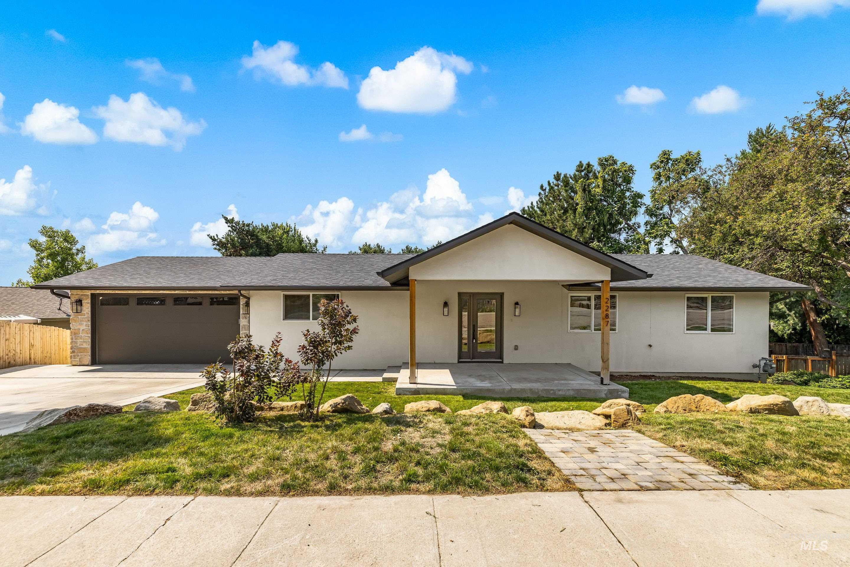 2287 S Toluka Way Property Photo 2