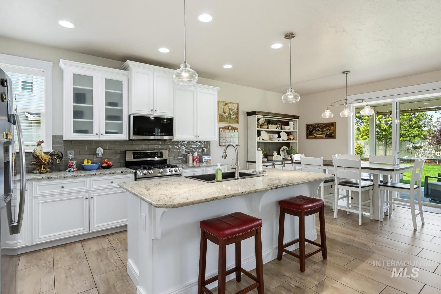 2320 W Maracay Drive Property Photo 8