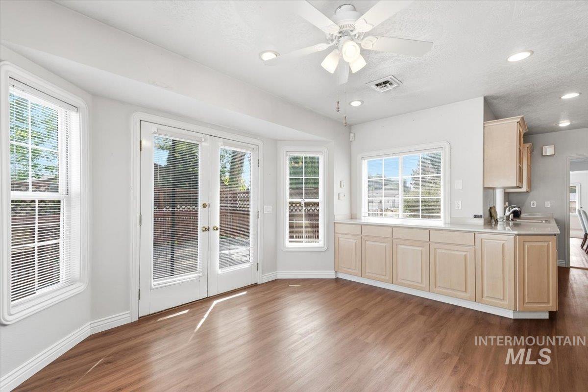 1224 W Orchard Avenue Property Photo 3