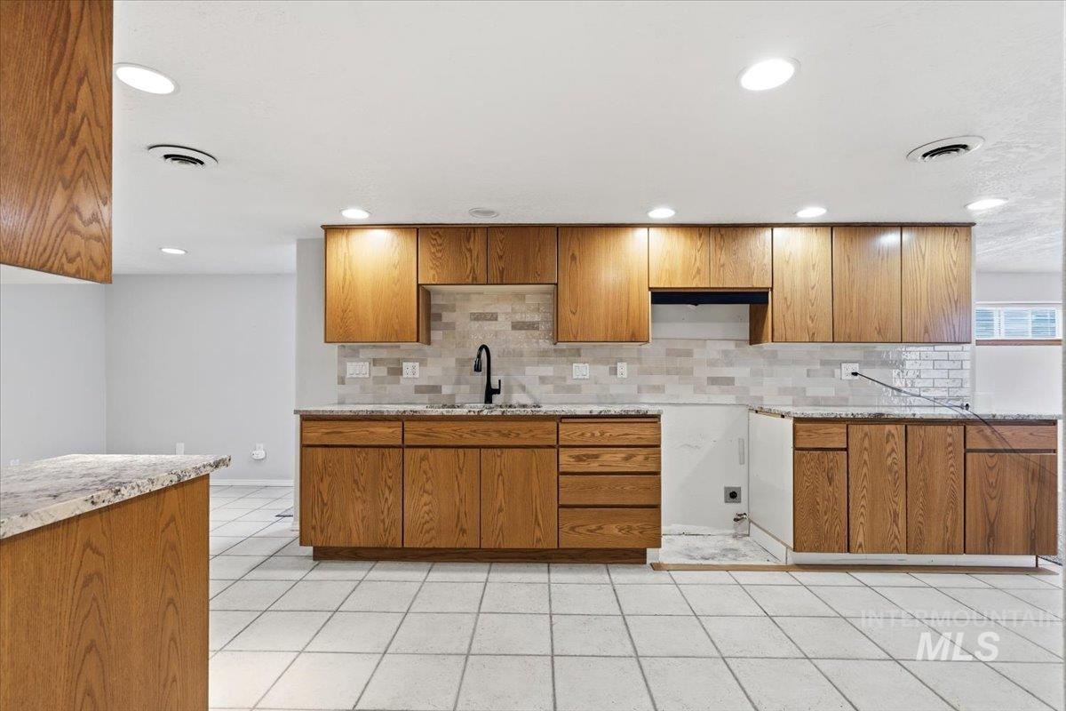 1224 W Orchard Avenue Property Photo 23