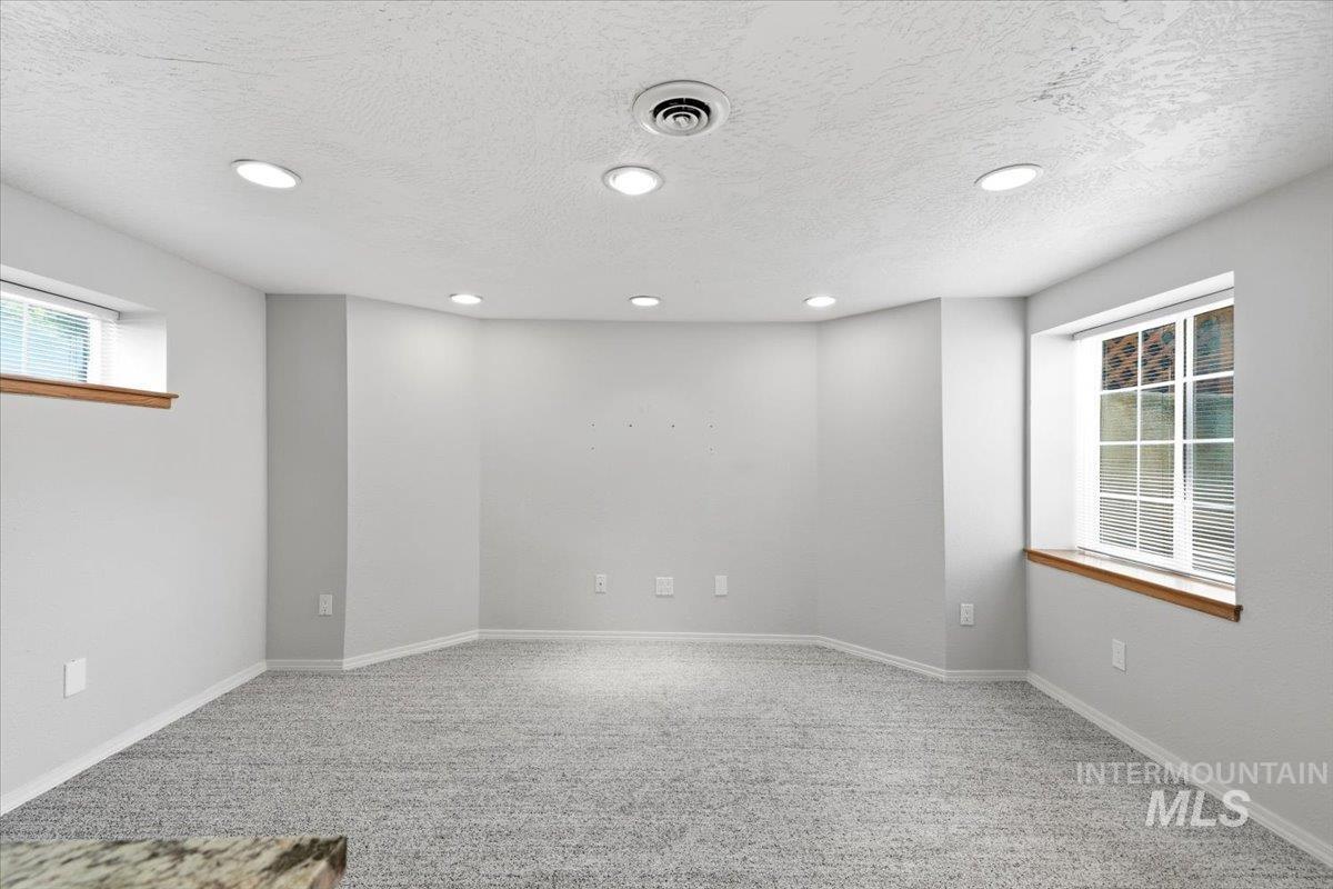 1224 W Orchard Avenue Property Photo 25