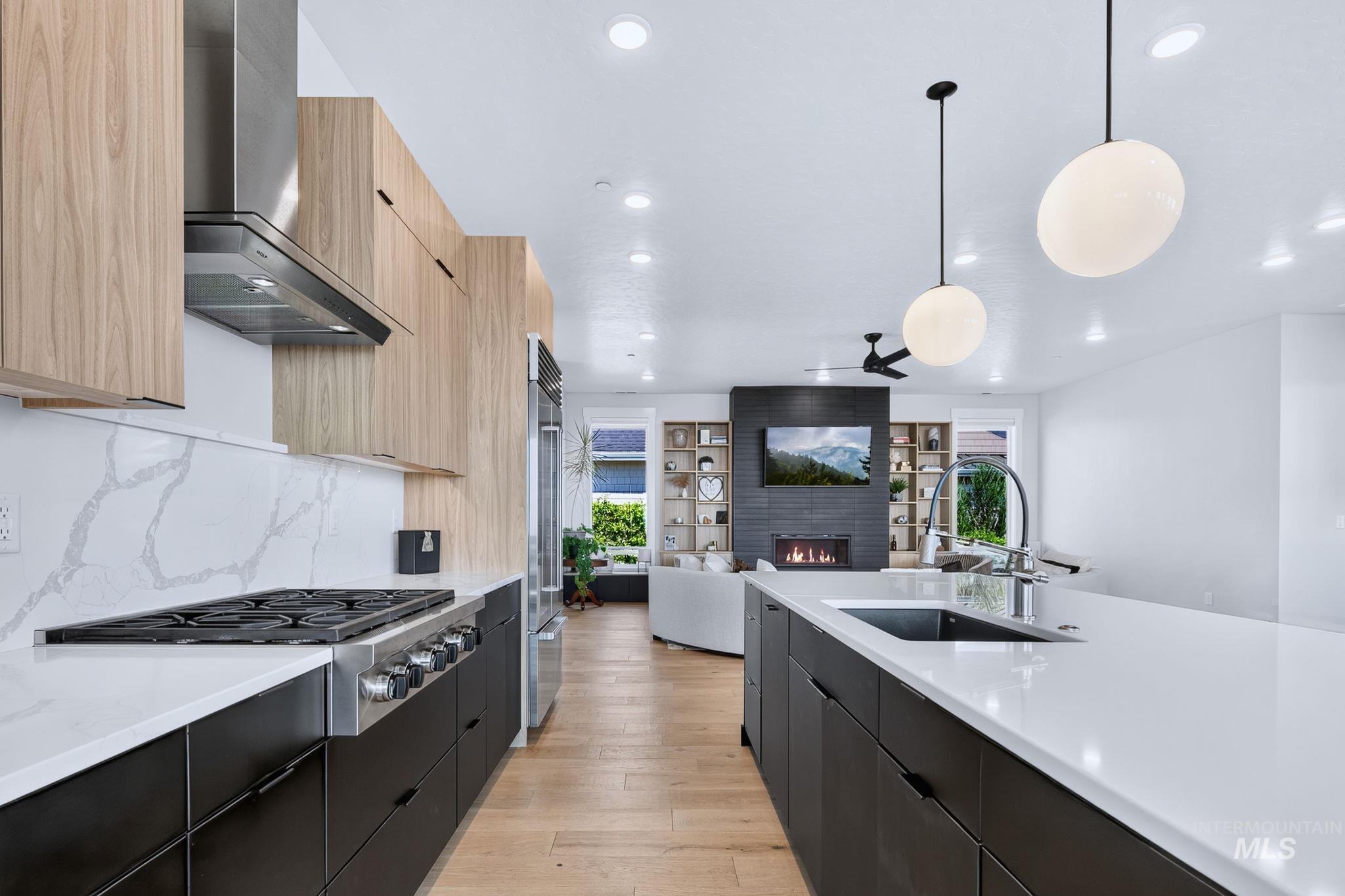 1916 S Meteor Way Property Photo 20