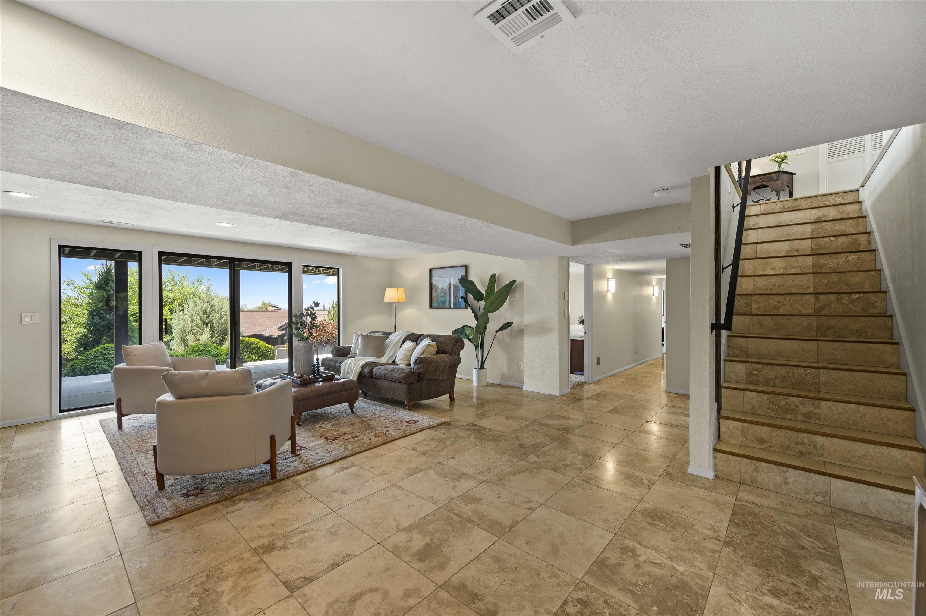 1113 E Santa Maria Dr Property Photo 27