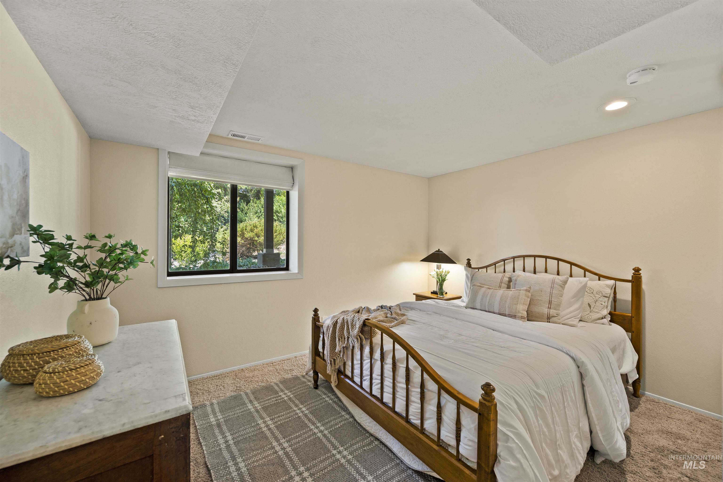 1113 E Santa Maria Dr Property Photo 31