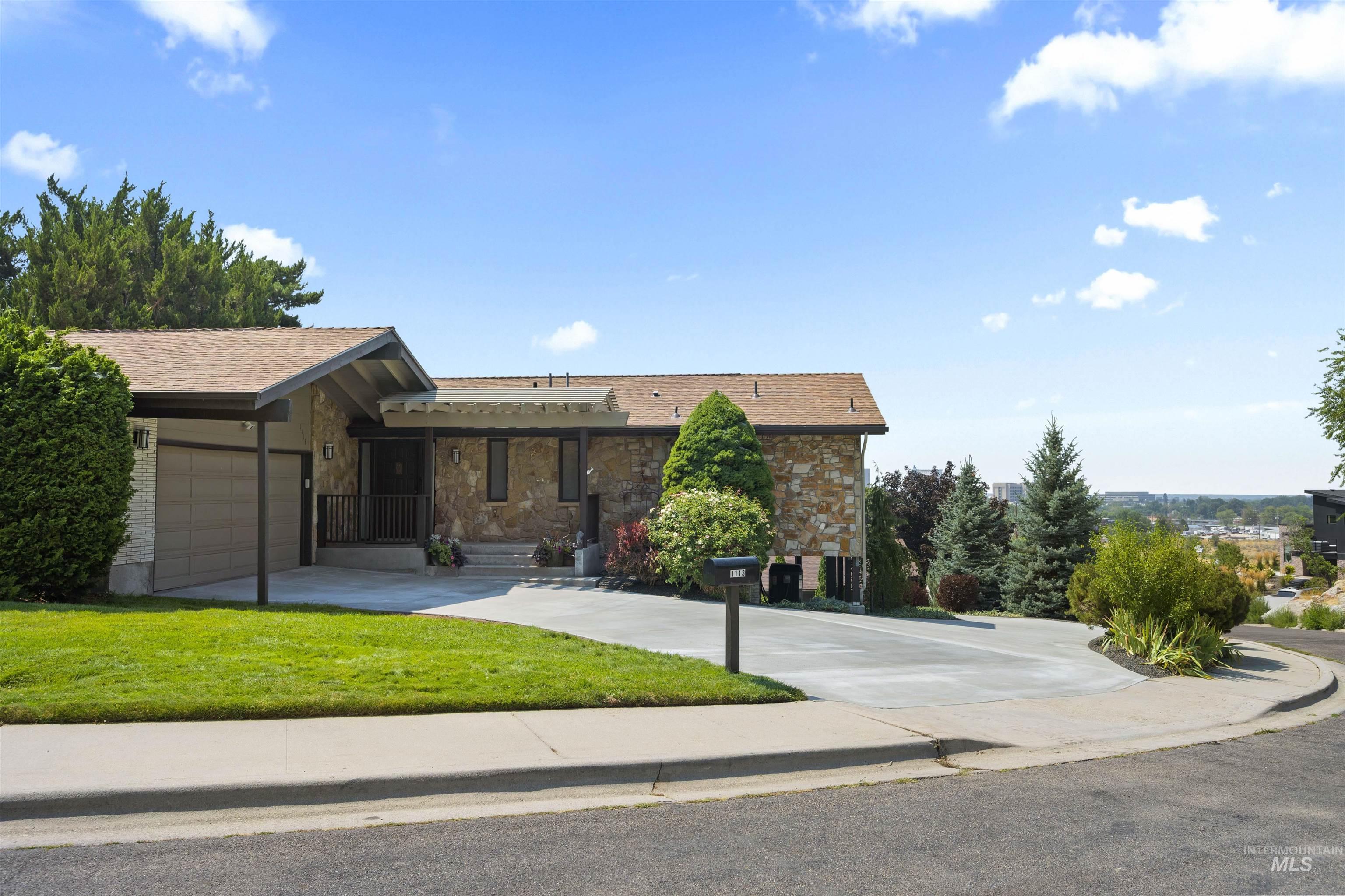 1113 E Santa Maria Dr Property Photo 41