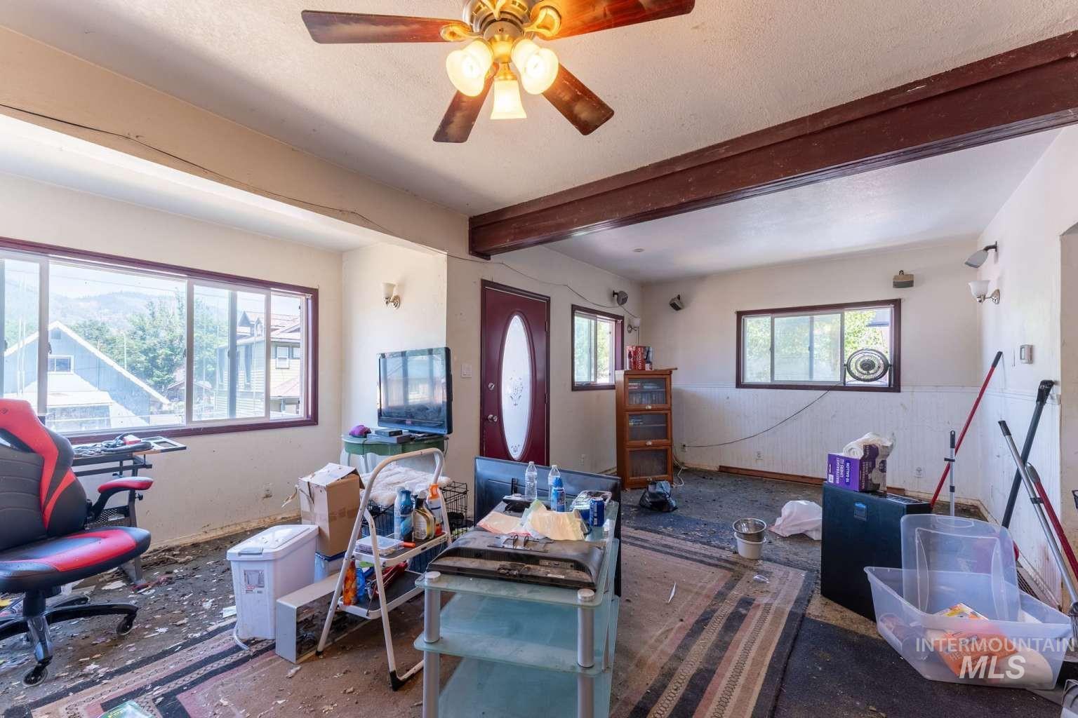 621 Teddy Ave Property Photo 4